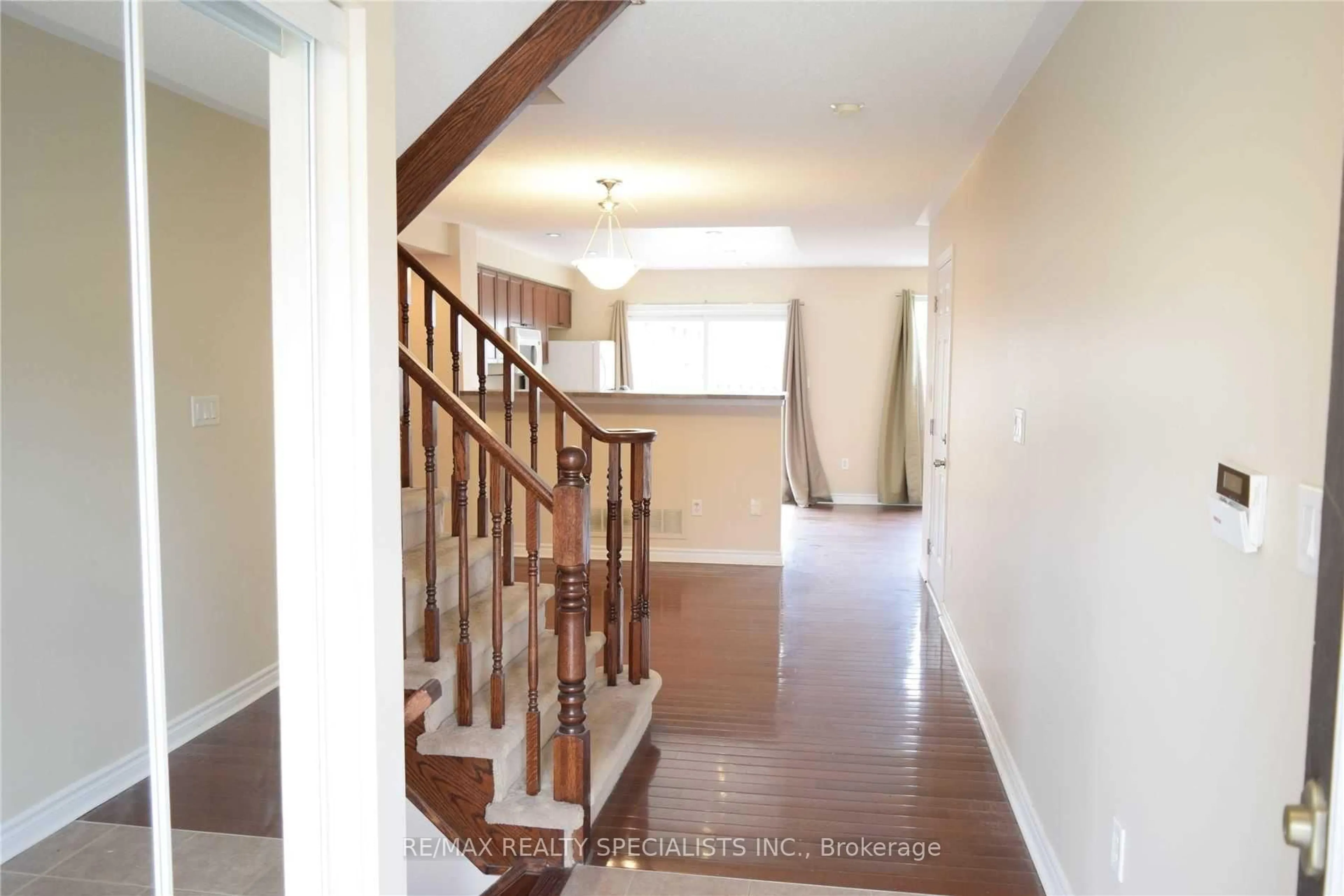 Indoor entryway for 3207 Stornoway Circ, Oakville Ontario L6M 5H7