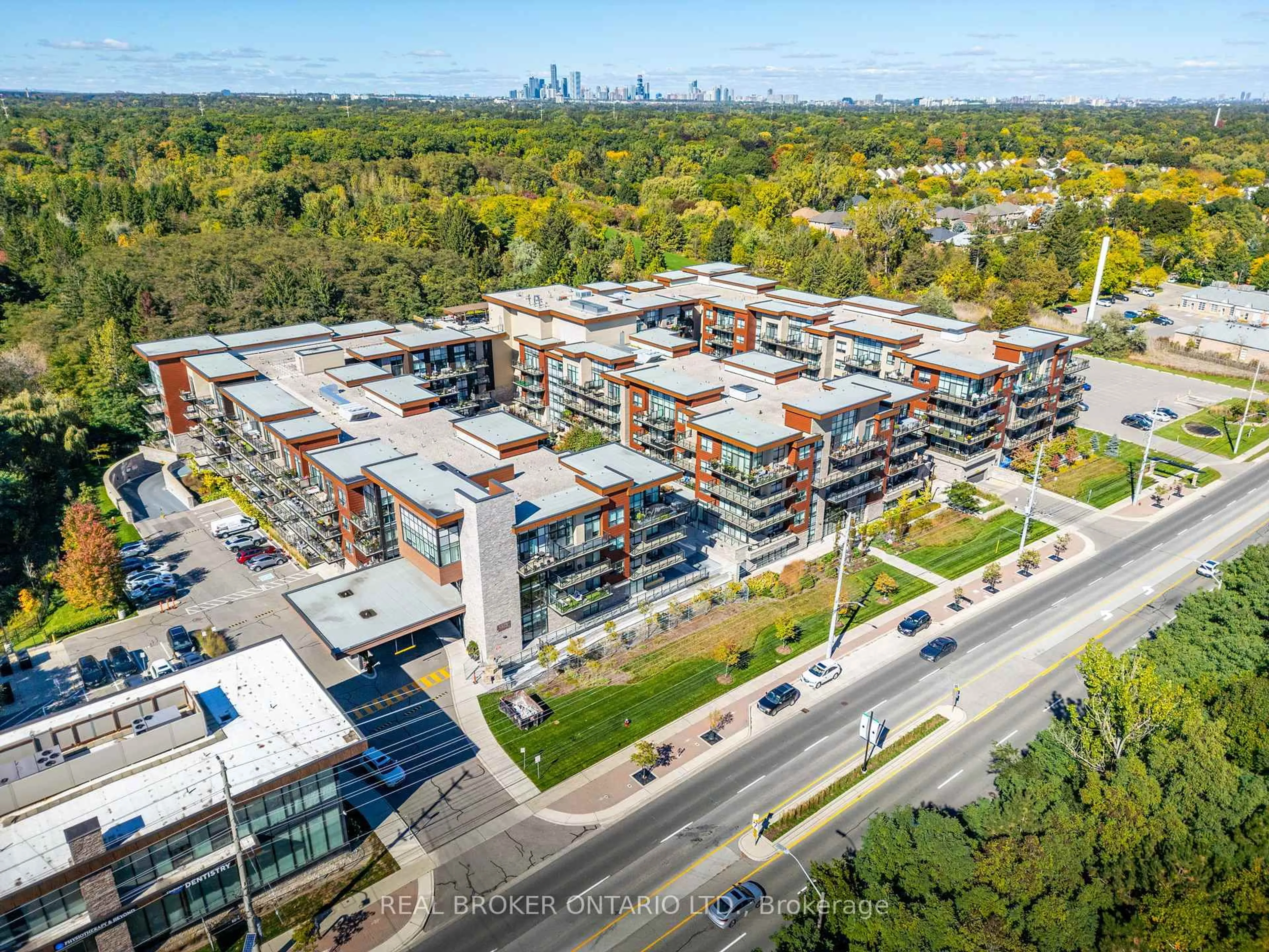 A pic from outside/outdoor area/front of a property/back of a property/a pic from drone, city buildings view from balcony for 1575 Lakeshore Rd #236, Mississauga Ontario L5J 1J4