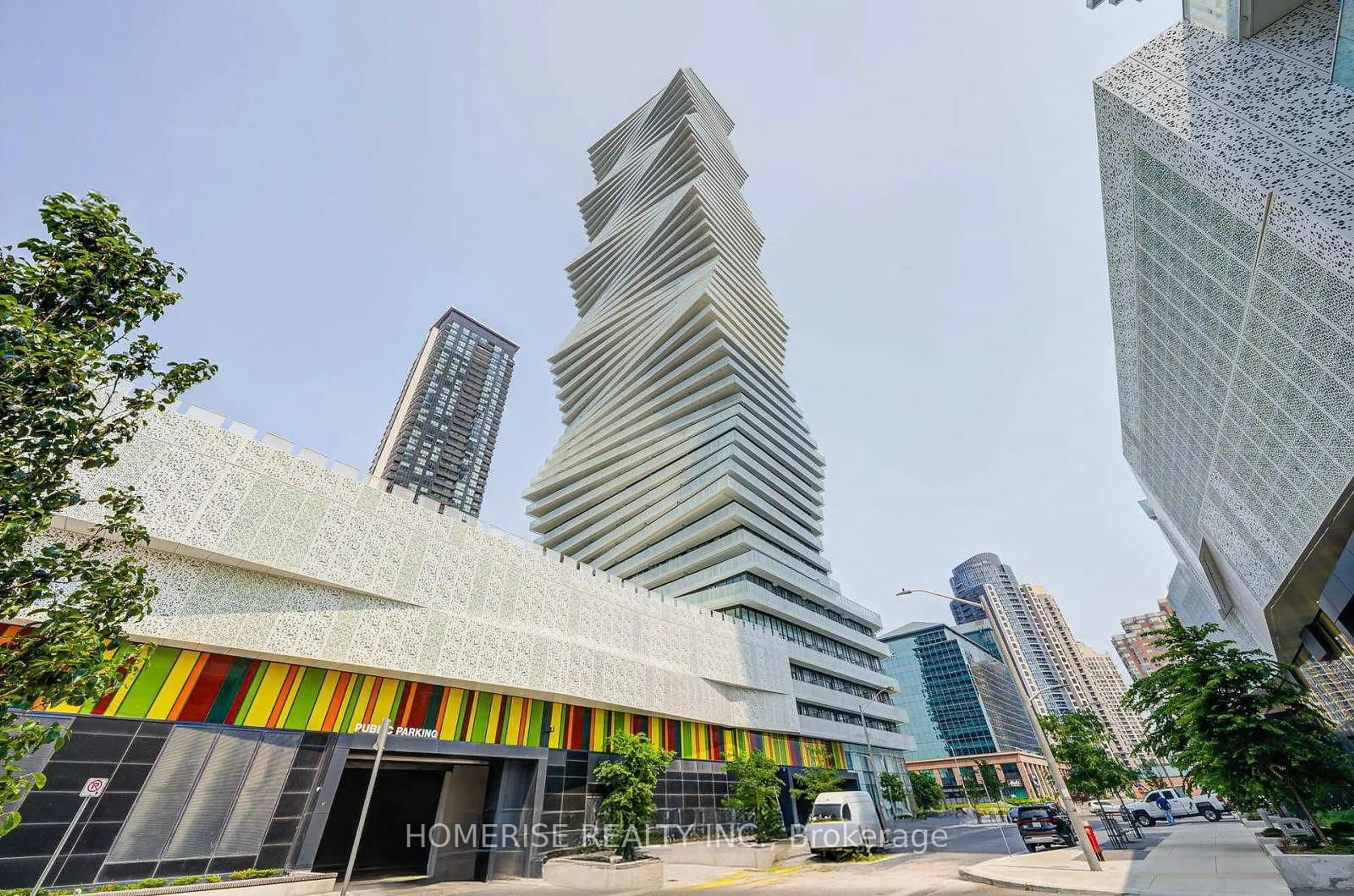 Indoor foyer for 3900 Confederation Pkwy #1004, Mississauga Ontario L5B 0M3