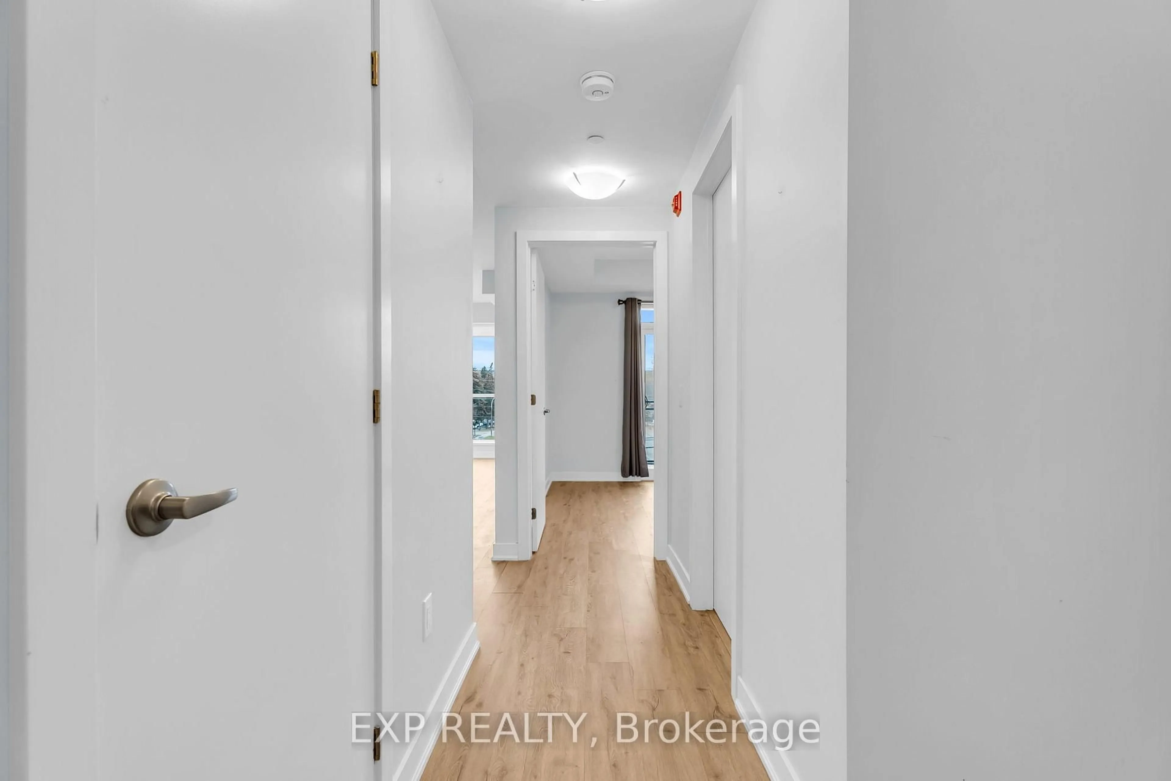 Indoor entryway for 340 Plains Rd #302, Burlington Ontario L7T 0C2