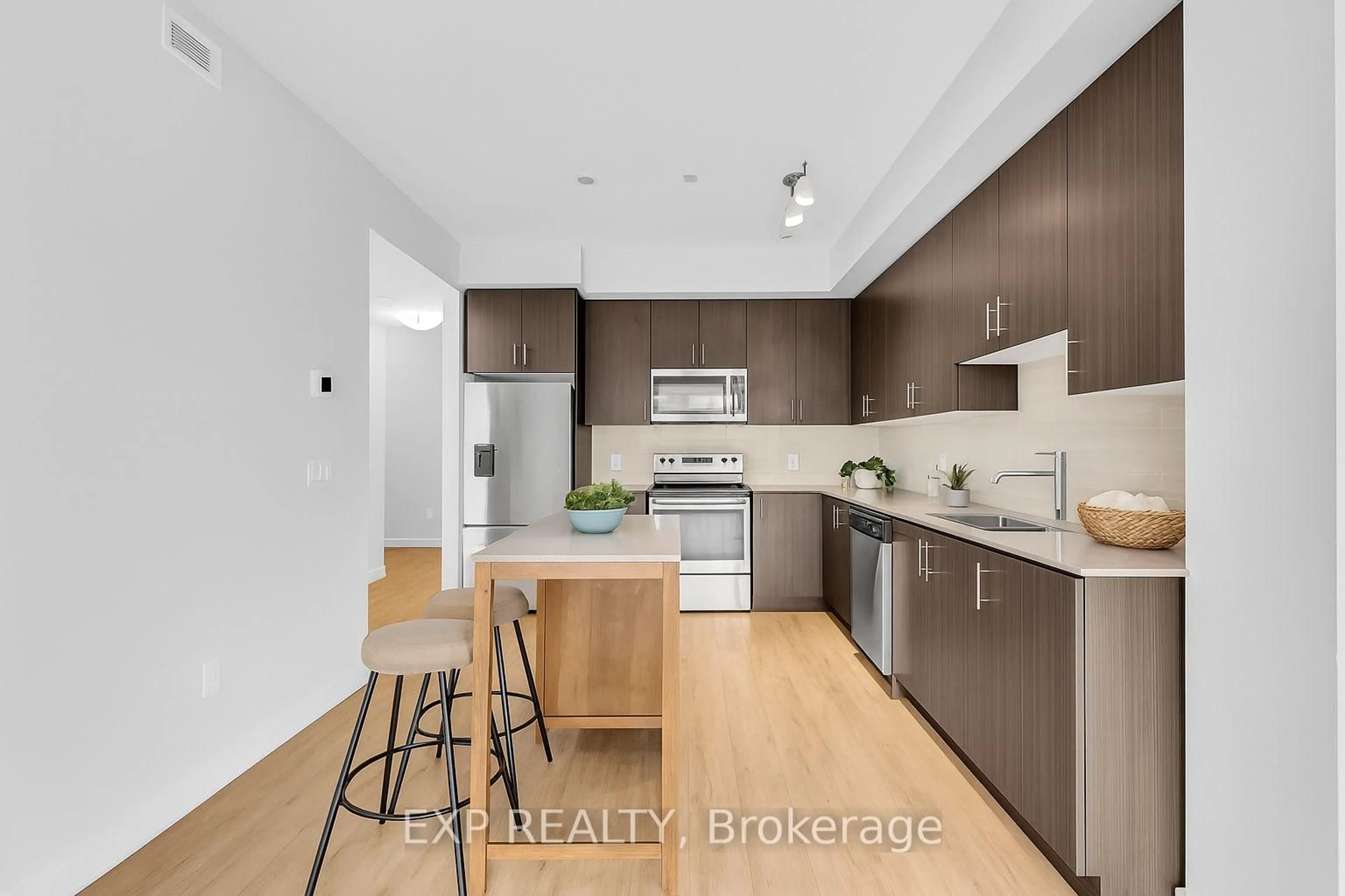 Unknown for 340 Plains Rd #302, Burlington Ontario L7T 0C2