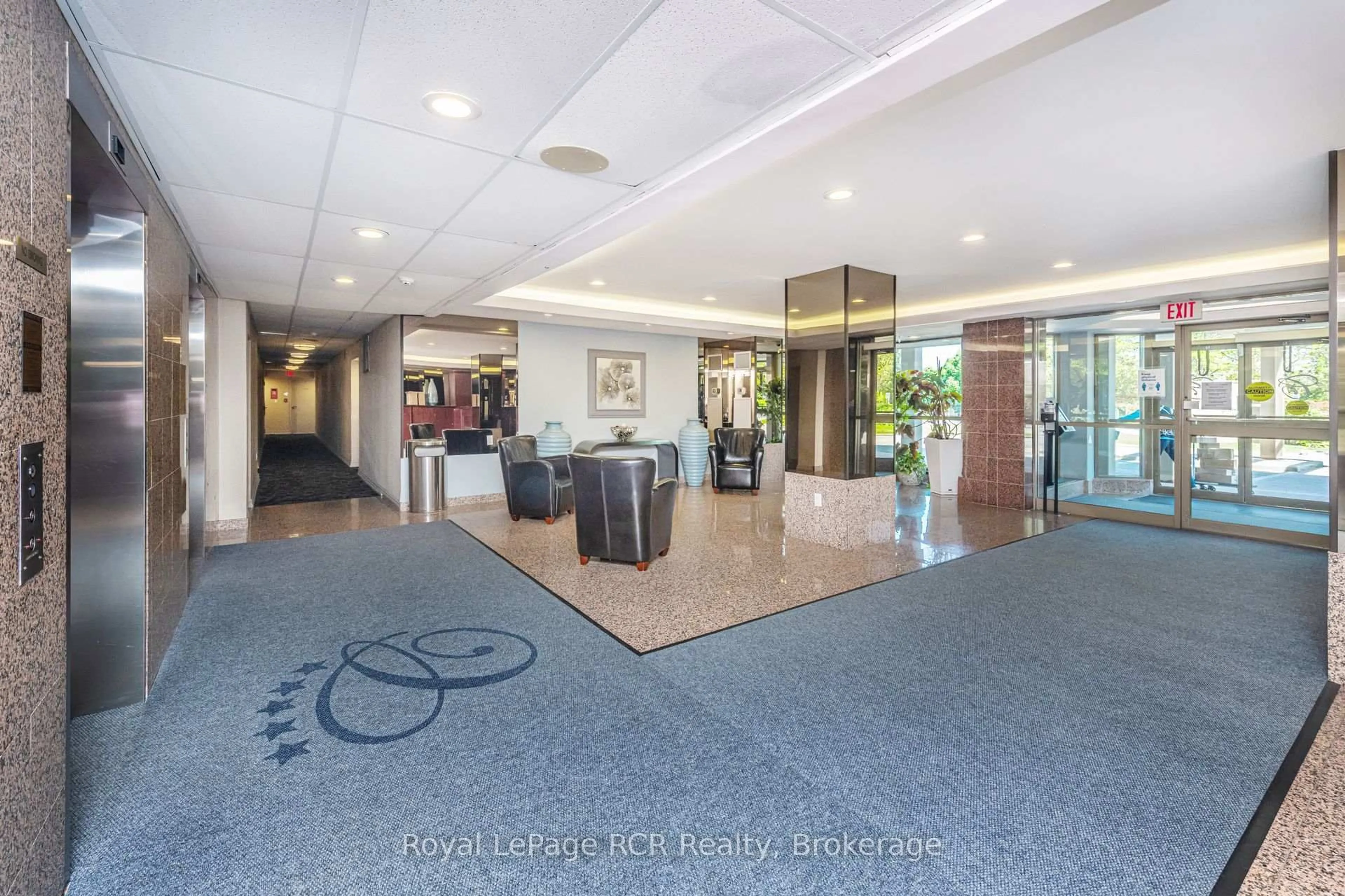 Indoor foyer for 700 Constellation Dr #209, Mississauga Ontario L5R 3G8