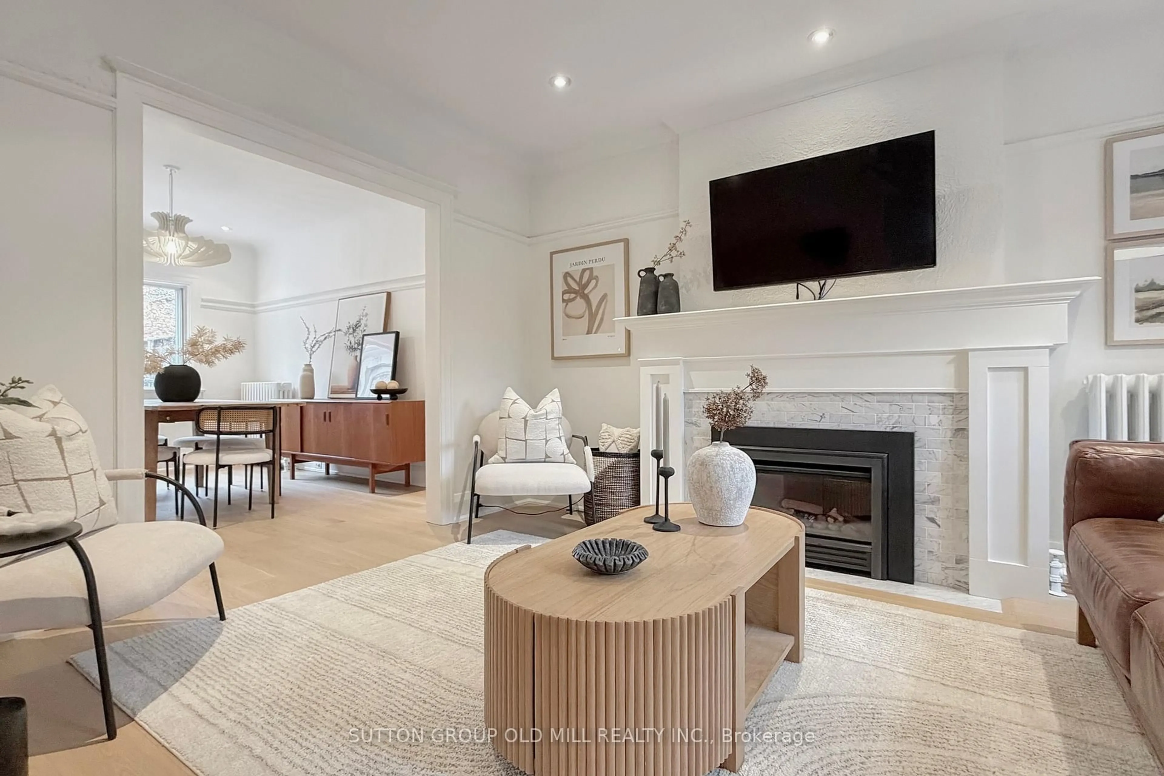 Living room with furniture, unknown for 215 Humbercrest Blvd, Toronto Ontario M6S 4L5