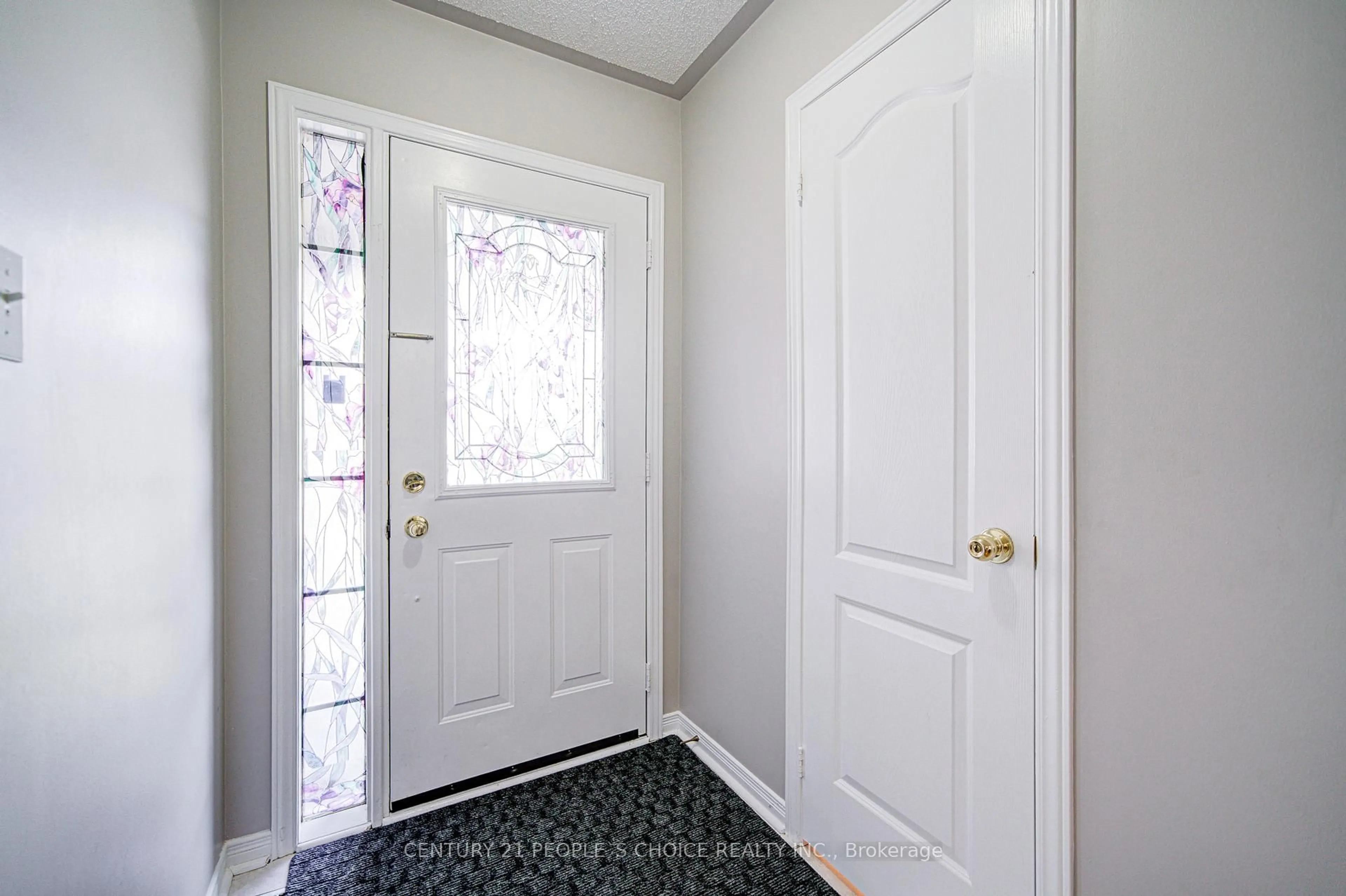 Indoor entryway for 72 Zia Dodda Cres, Brampton Ontario L6P 1J4