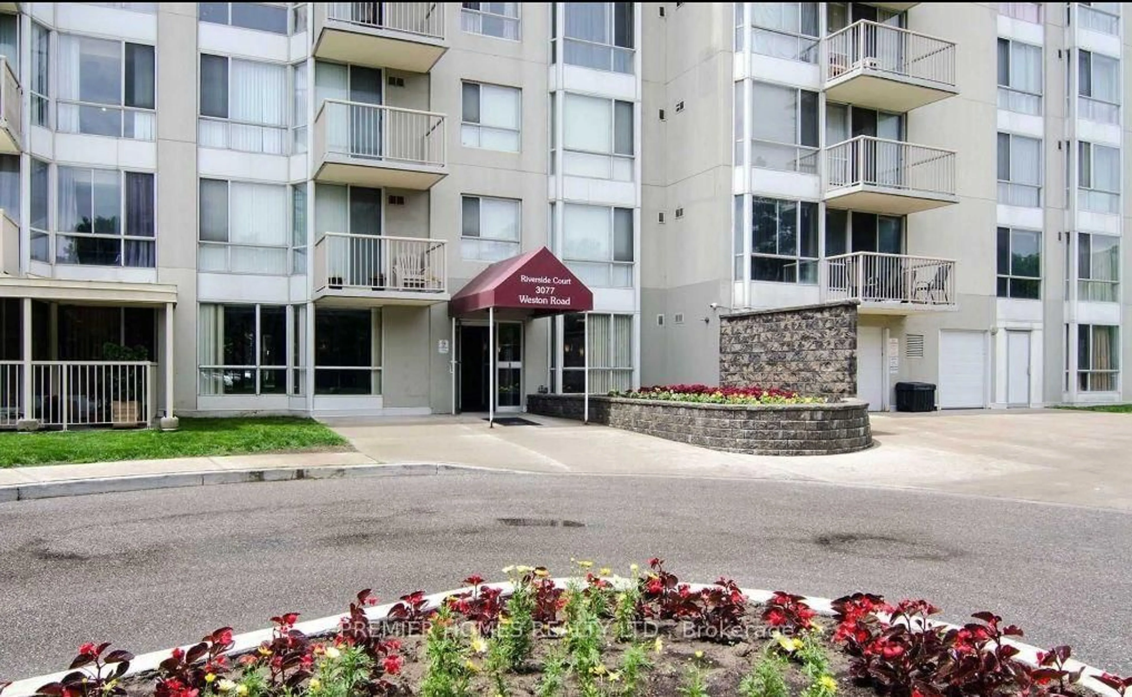 Indoor foyer for 3077 Weston Rd #1706, Toronto Ontario M9M 3A1