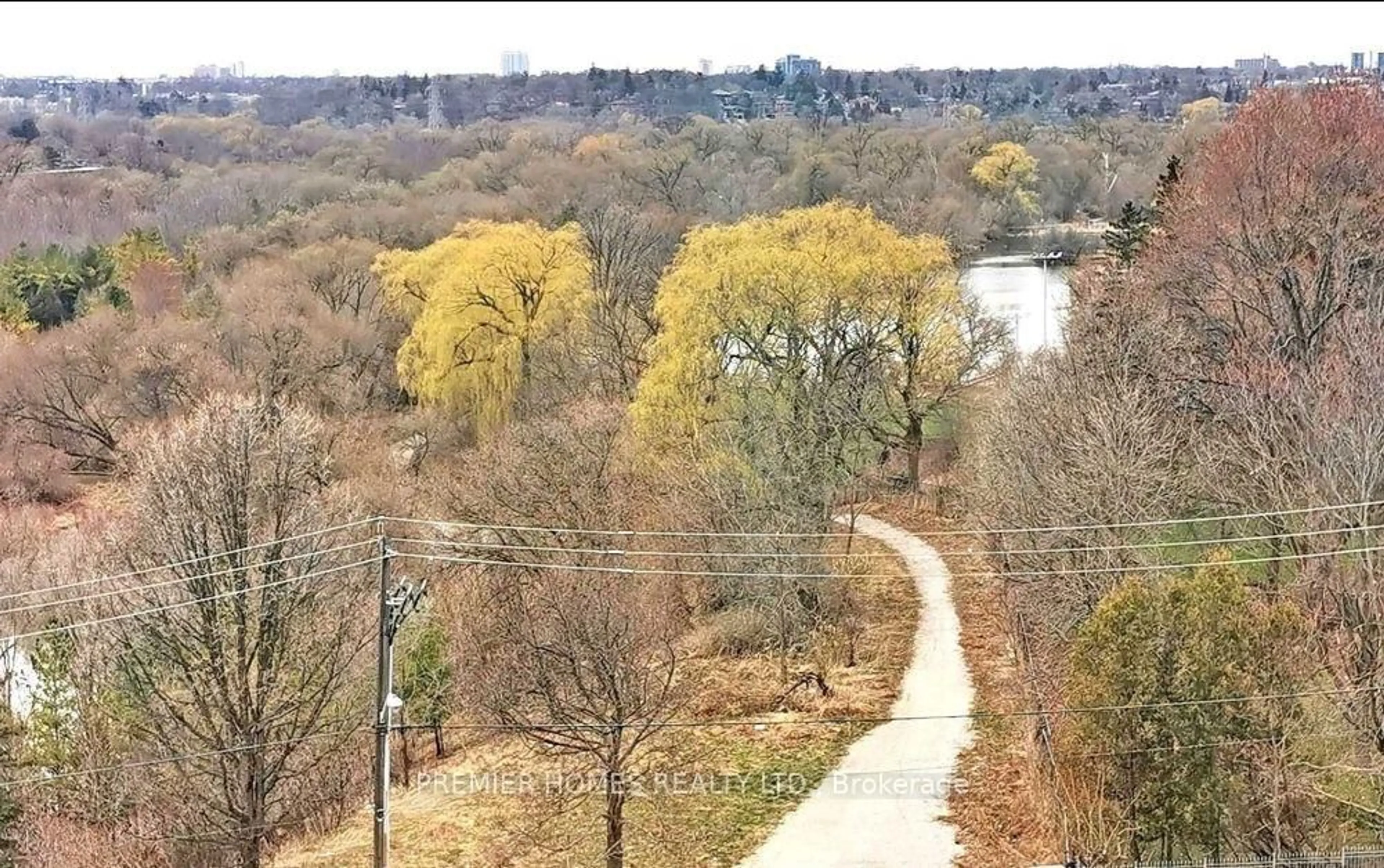 Blurry image for 3077 Weston Rd #1706, Toronto Ontario M9M 3A1