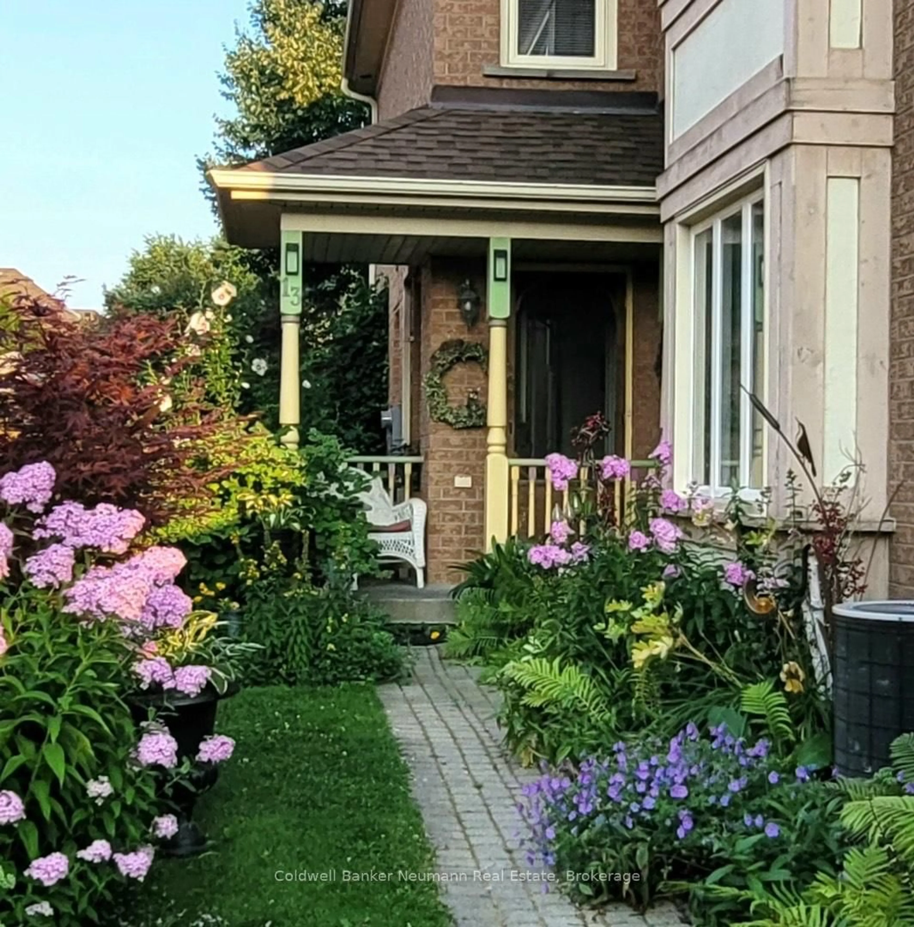 Unknown for 13 Pressed Brick Dr, Brampton Ontario L6V 4K8