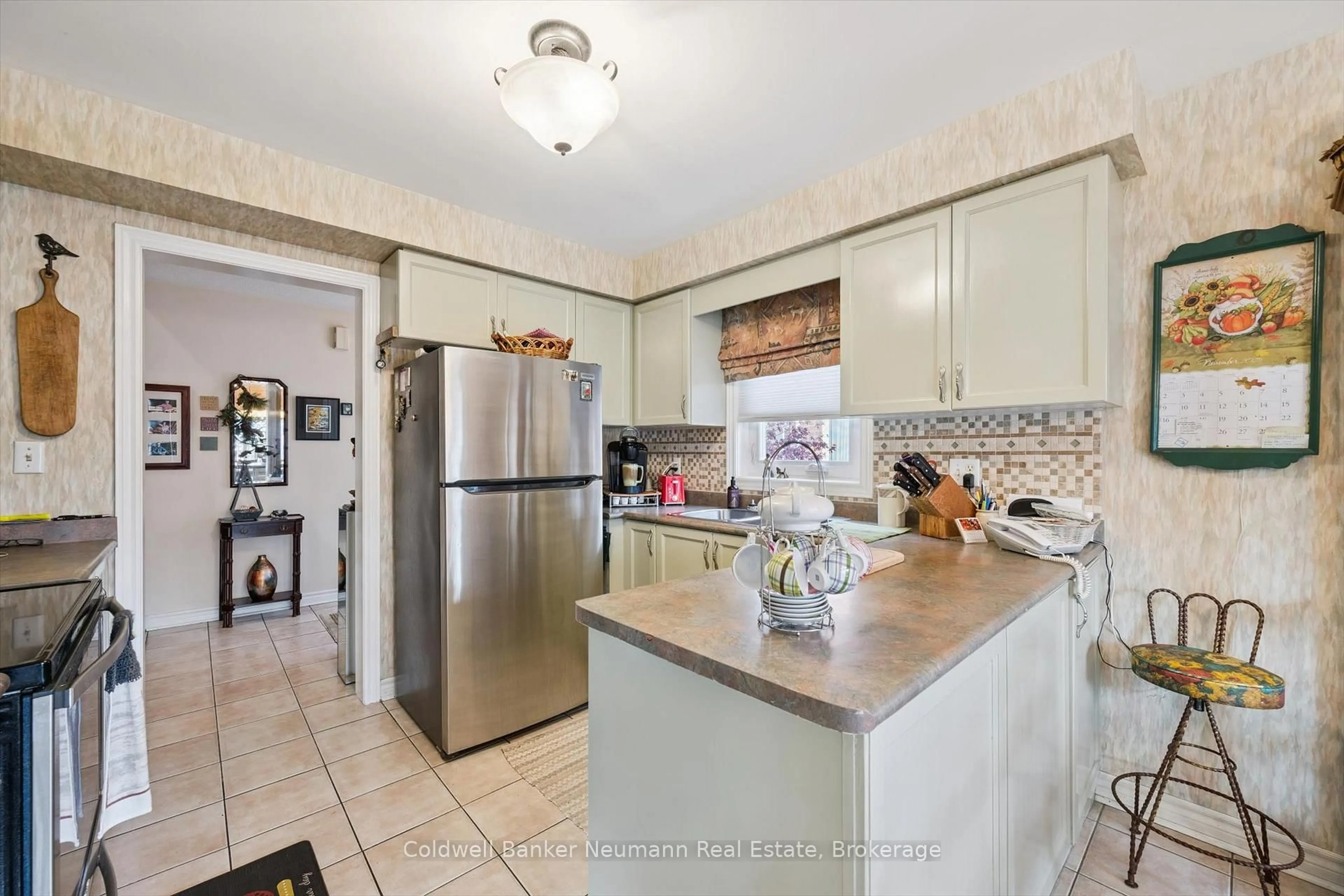 Open concept kitchen, ceramic/tile floor for 13 Pressed Brick Dr, Brampton Ontario L6V 4K8