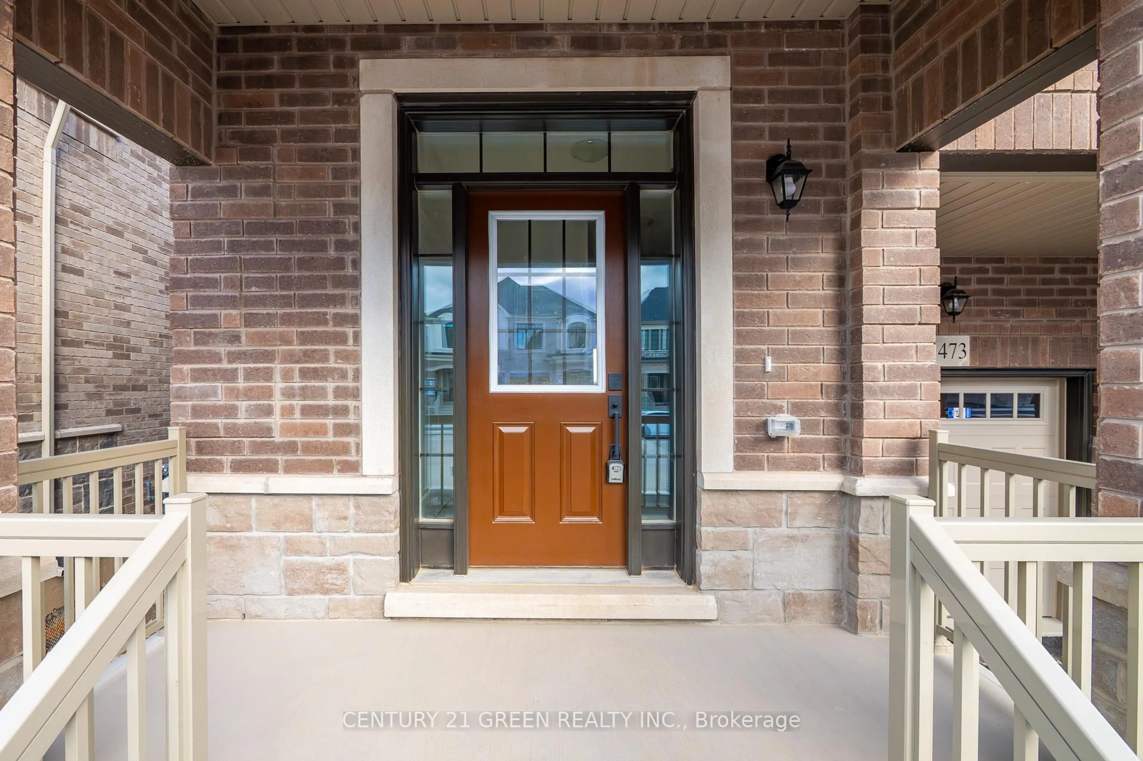 Indoor entryway for 1473 Savoline Blvd, Milton Ontario L9E 2G5