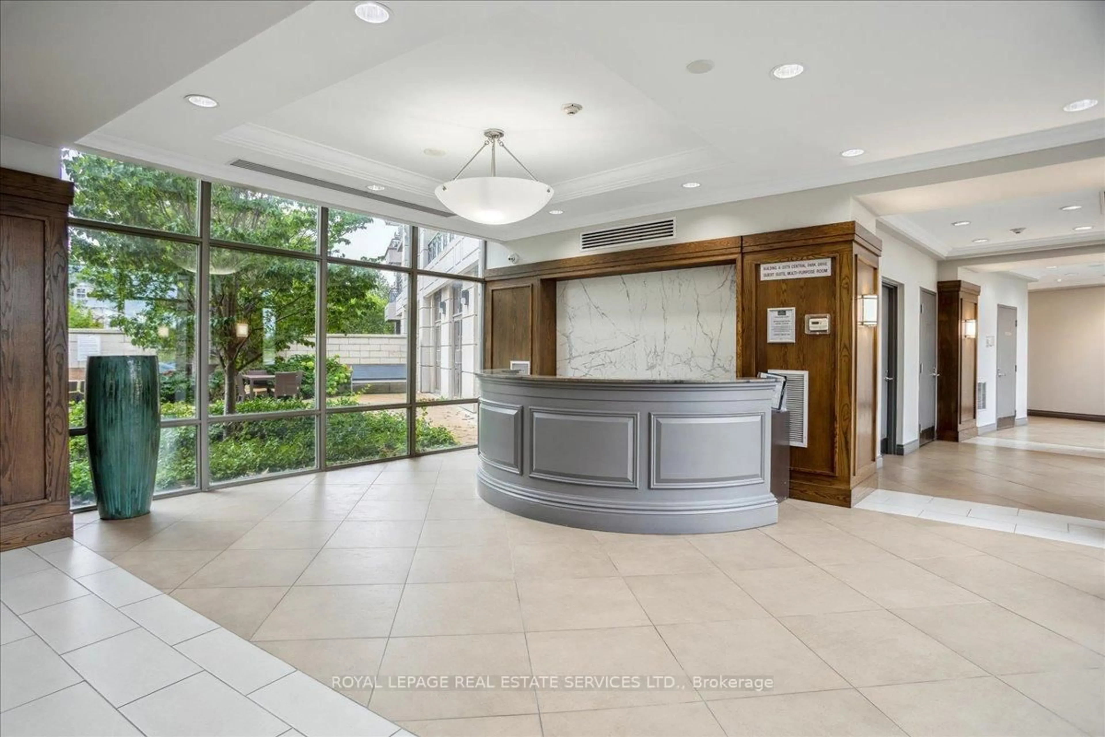 Indoor foyer for 2379 Central Park Dr #209, Oakville Ontario L6H 0E3