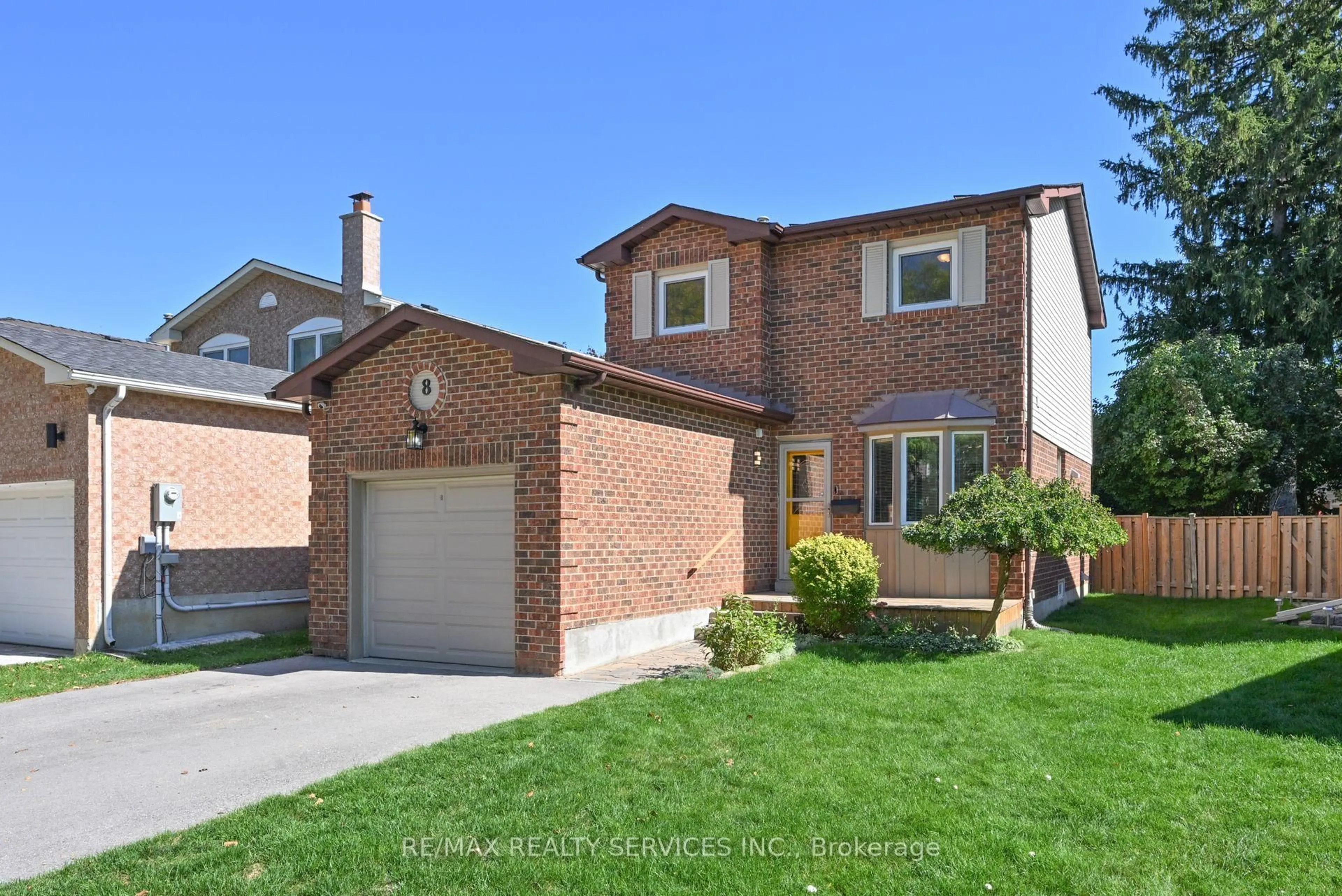 Home with brick exterior material, street for 8 Oleander Cres, Brampton Ontario L6Z 2C2