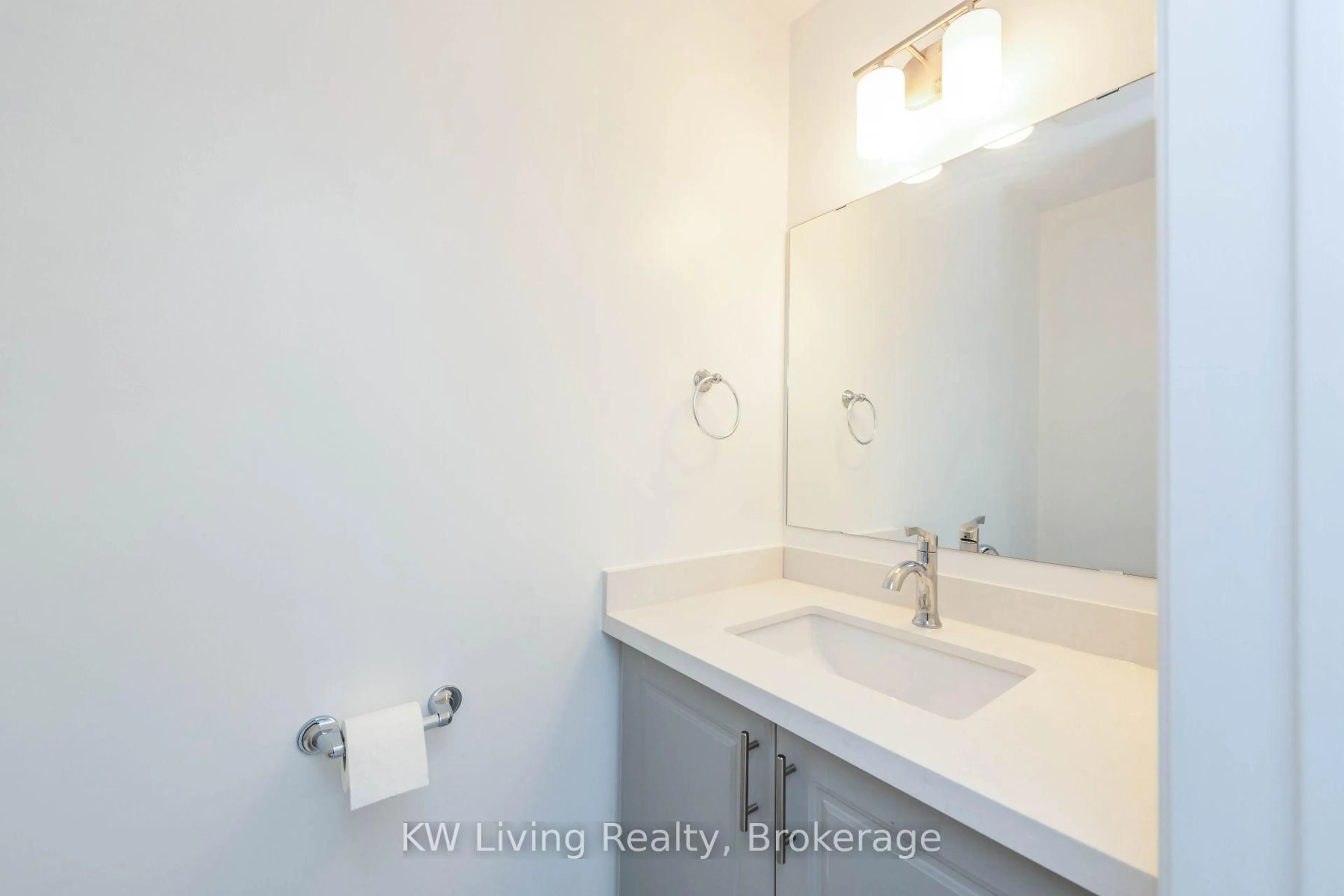 Standard bathroom, unknown for 4733 Rosebush Rd, Mississauga Ontario L5M 5H4