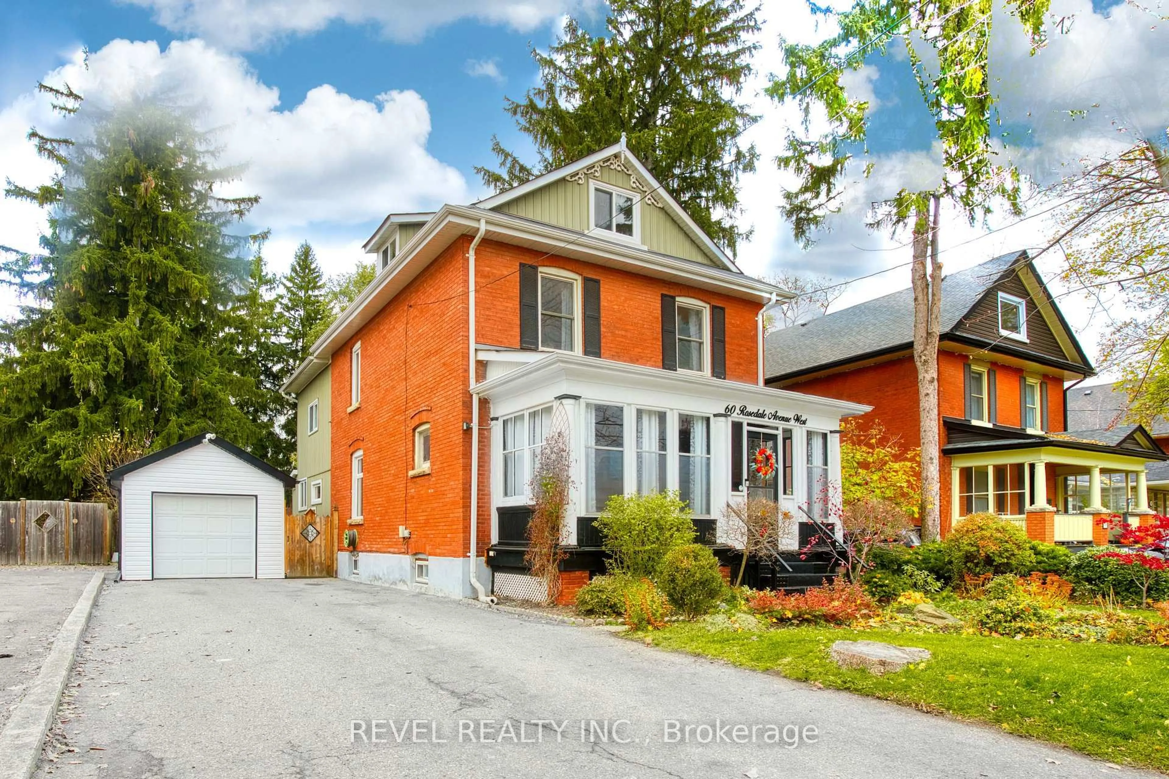 Home with brick exterior material, street for 60 Rosedale Ave, Brampton Ontario L6X 1K1