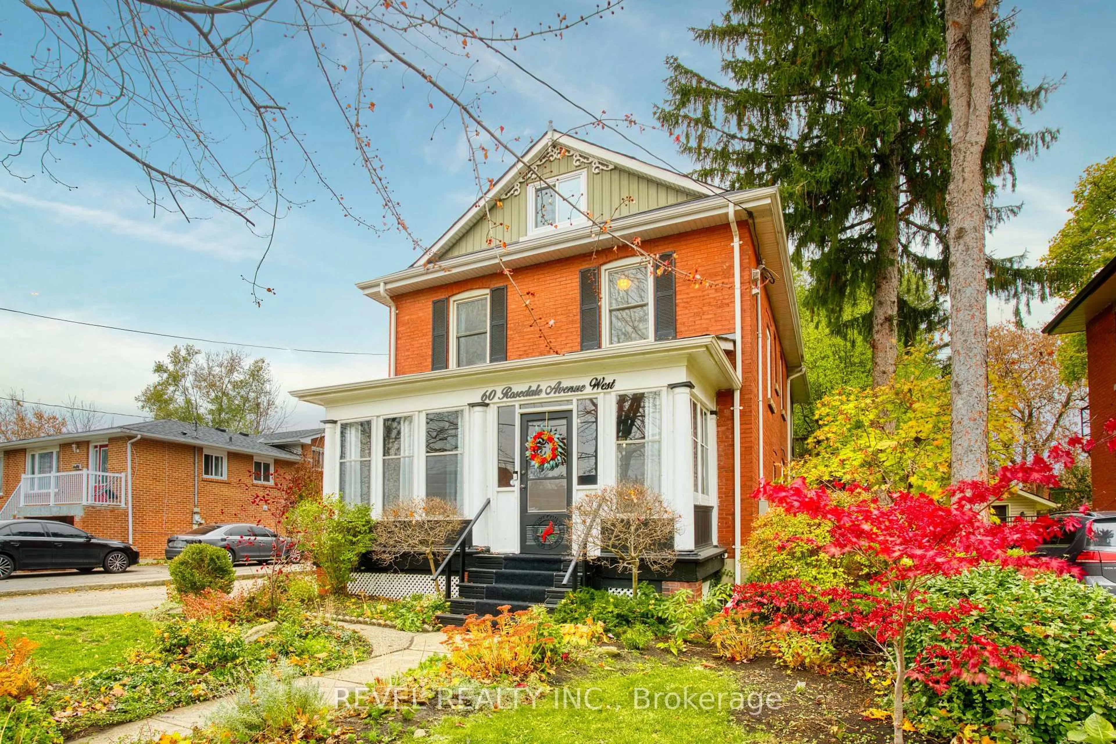 Home with brick exterior material, street for 60 Rosedale Ave, Brampton Ontario L6X 1K1