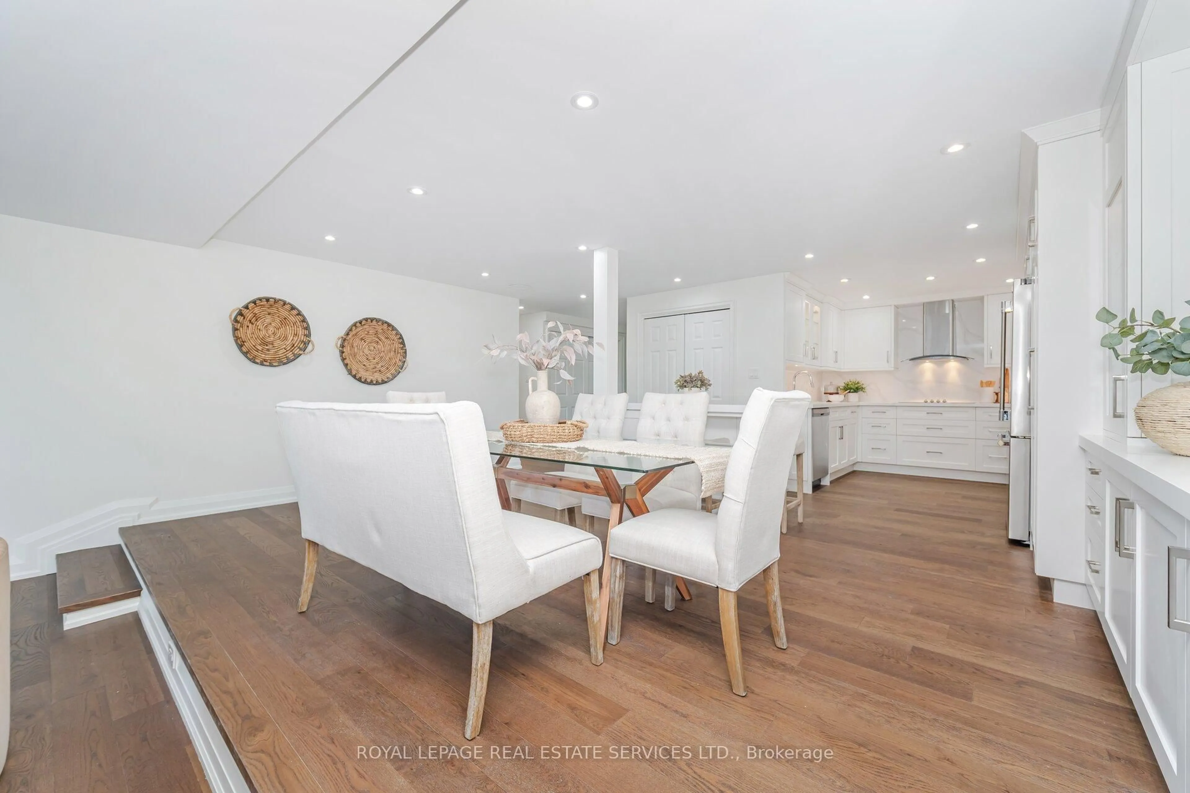 Unknown for 2180 Marine Dr #306, Oakville Ontario L6L 5V2