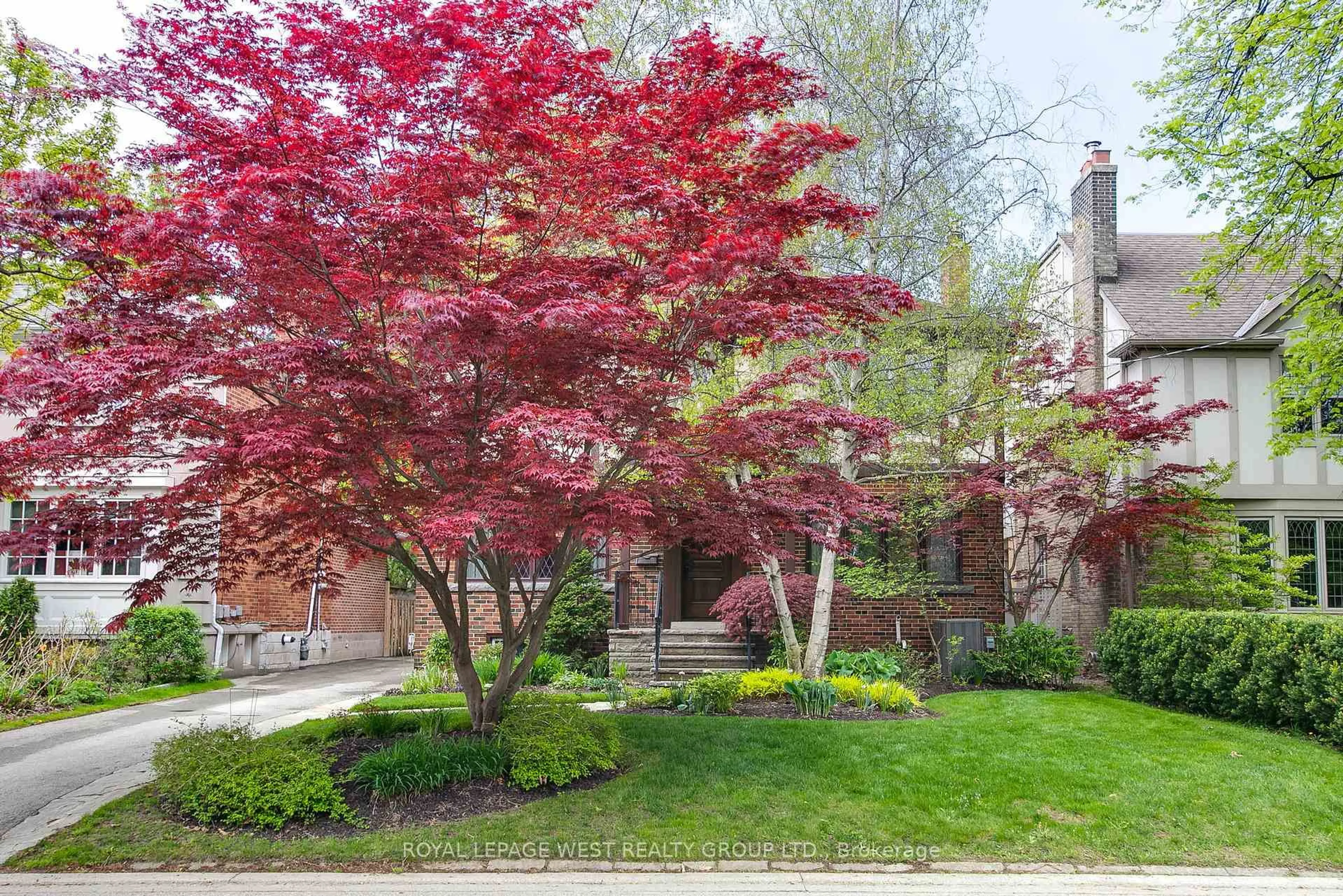 Patio, street for 14 Dunedin Dr, Toronto Ontario M8X 2K5