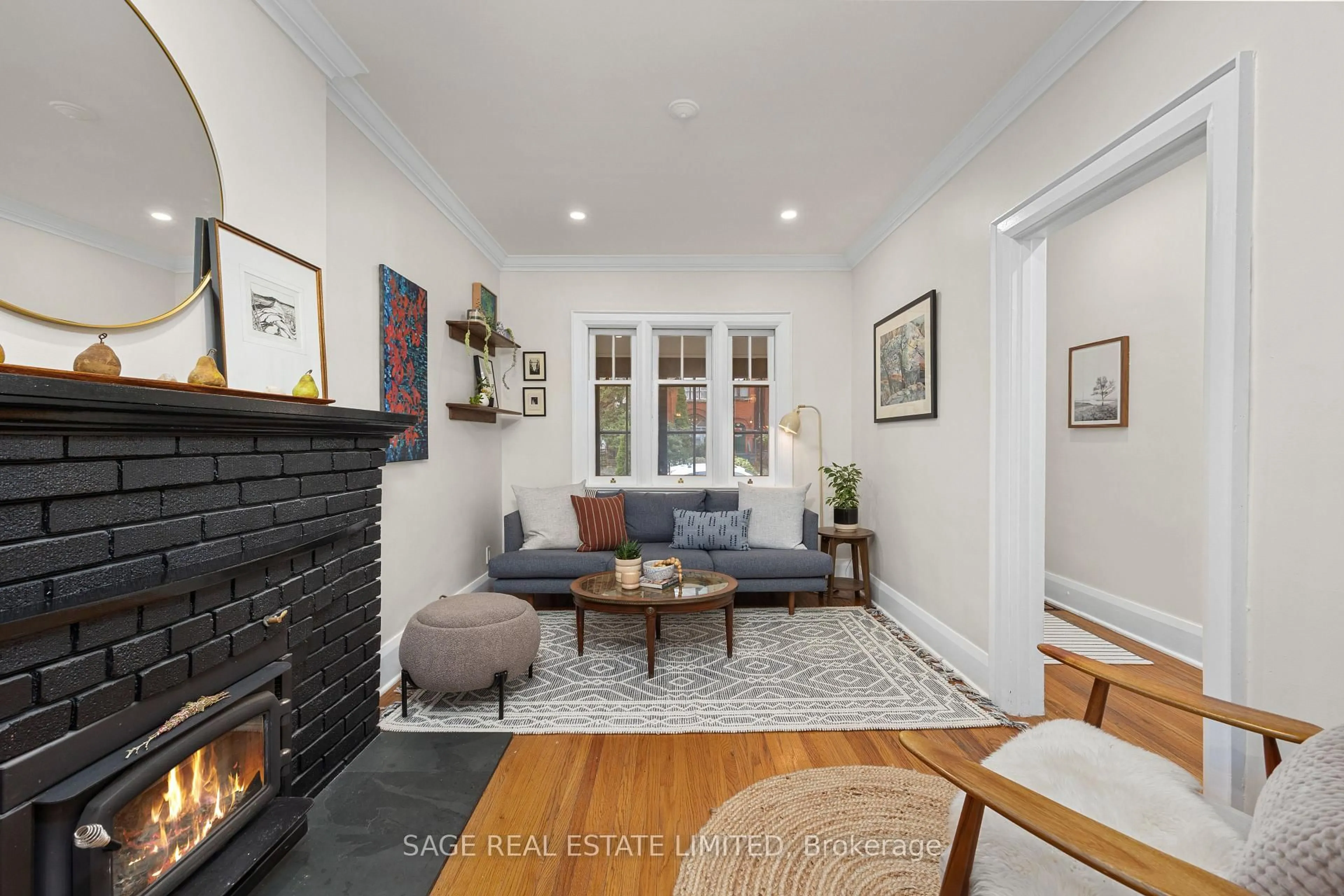 Living room with furniture, unknown for 837 Windermere Ave, Toronto Ontario M6S 3M5