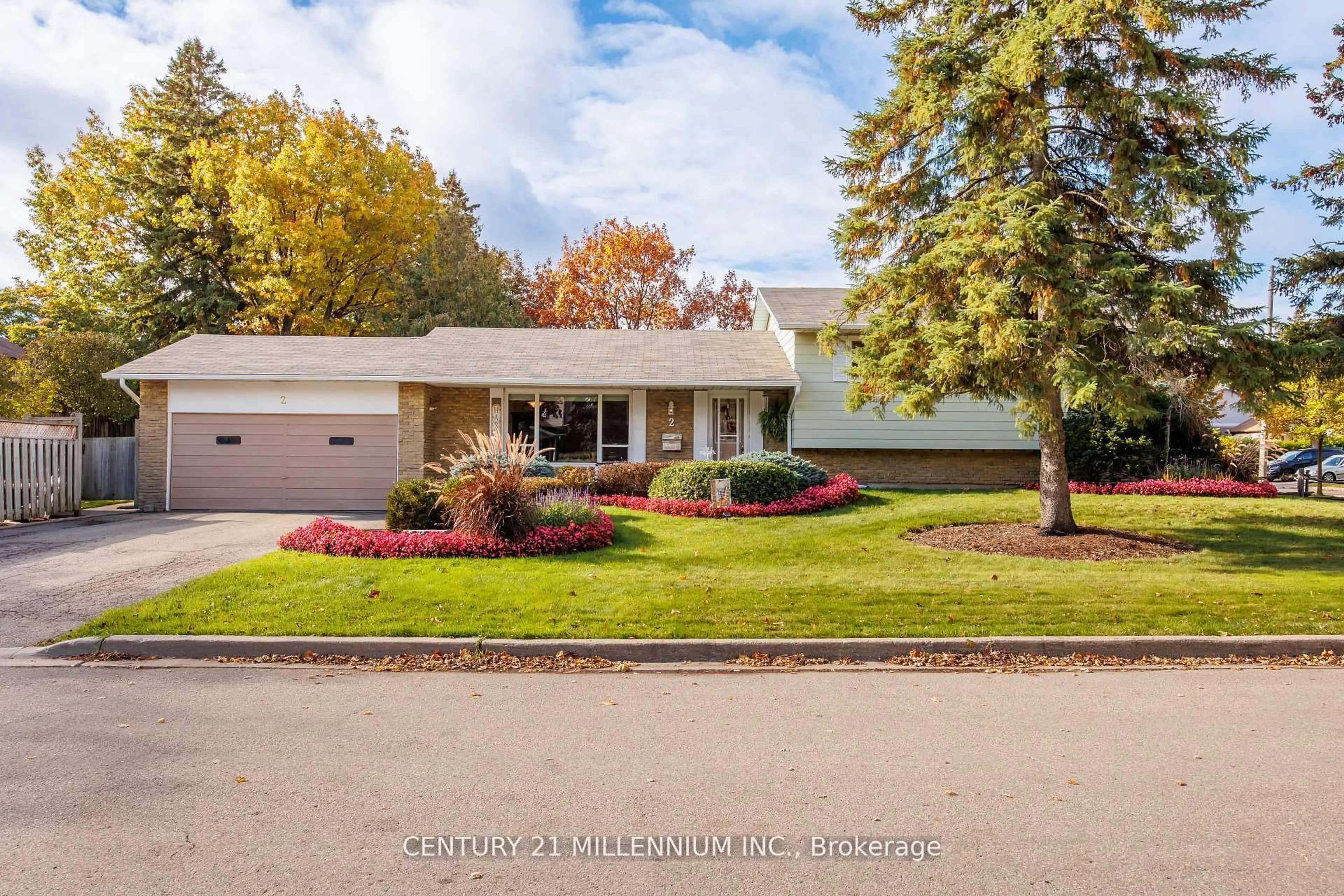 Home with brick exterior material, street for 2 Pine Cliff Dr, Mississauga Ontario L5N 1E1