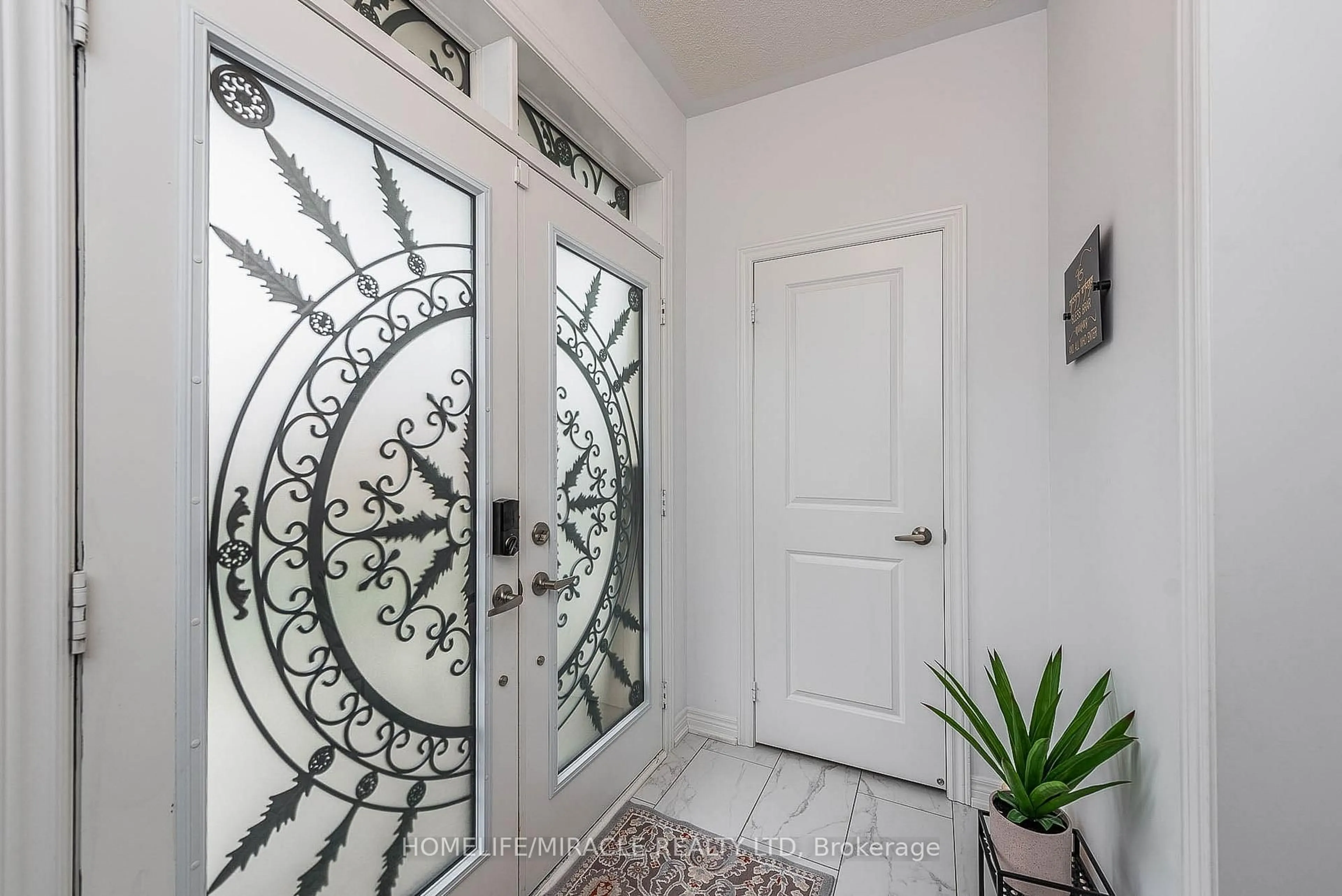 Indoor entryway for 15 Bachelor St, Brampton Ontario L7A 5B1