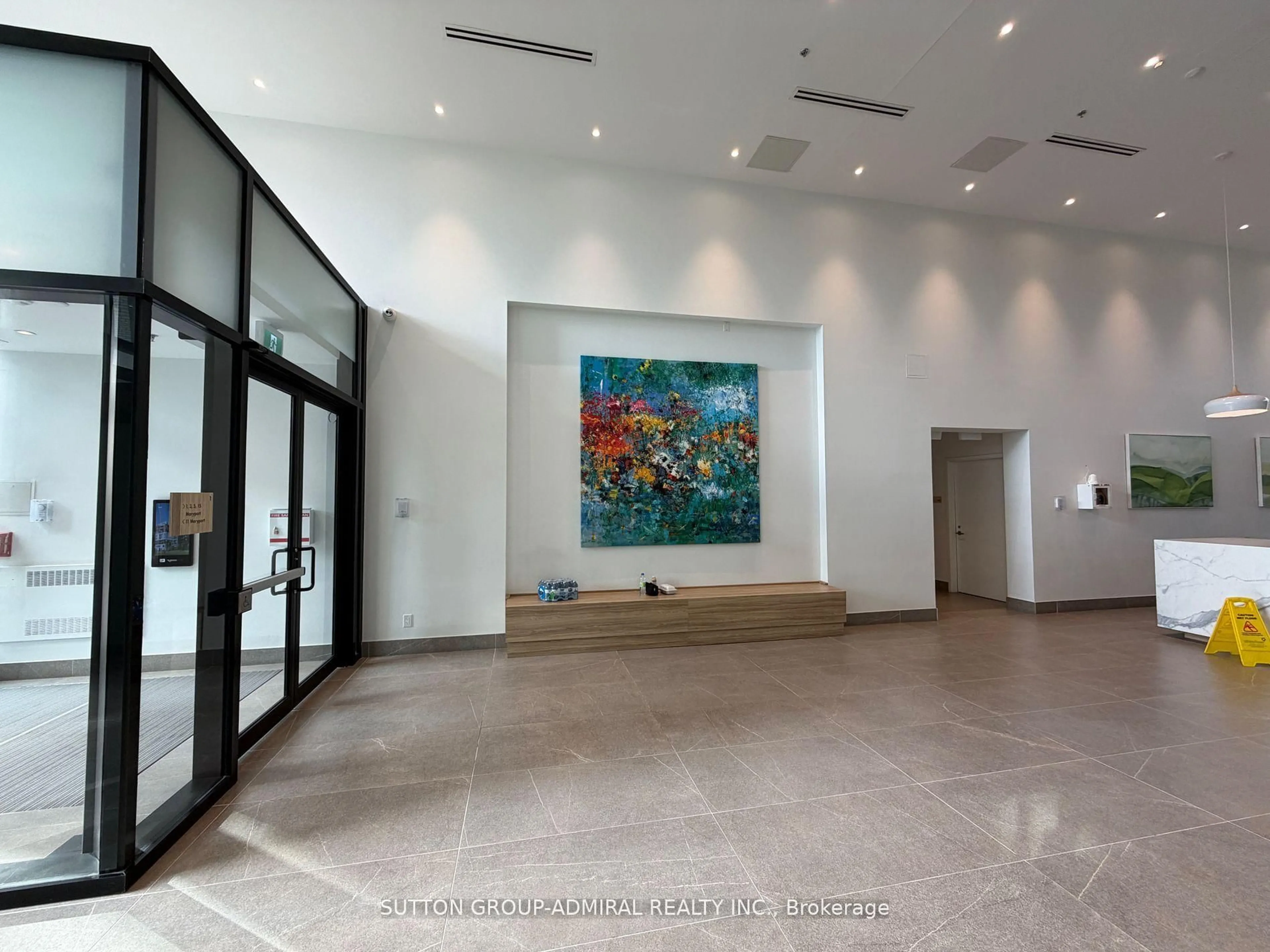 Indoor foyer for 3100 Keele St #610, Toronto Ontario M3M 0E1