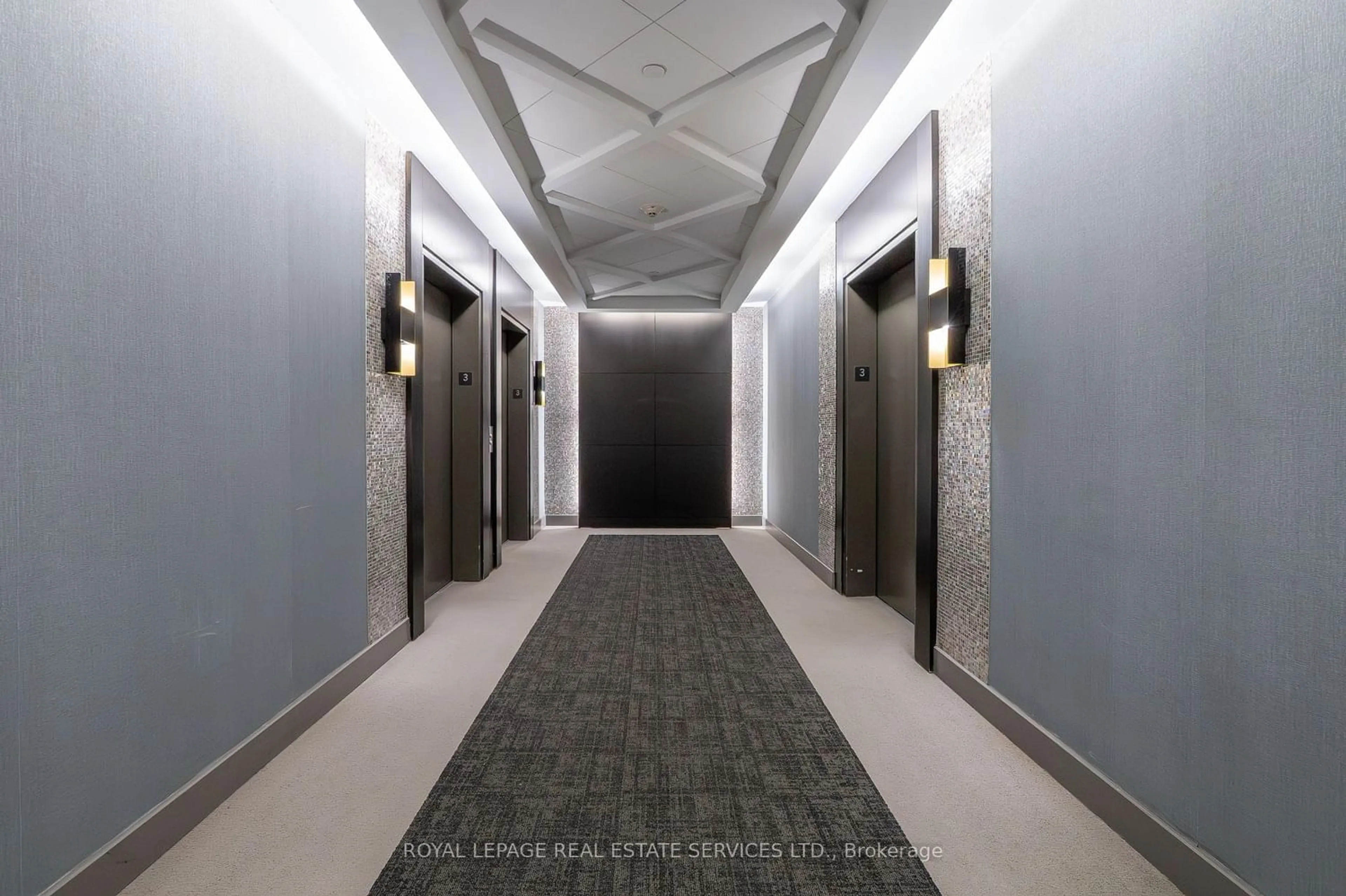 Indoor foyer for 1 Old Mill Dr #308, Toronto Ontario M6S 0A1