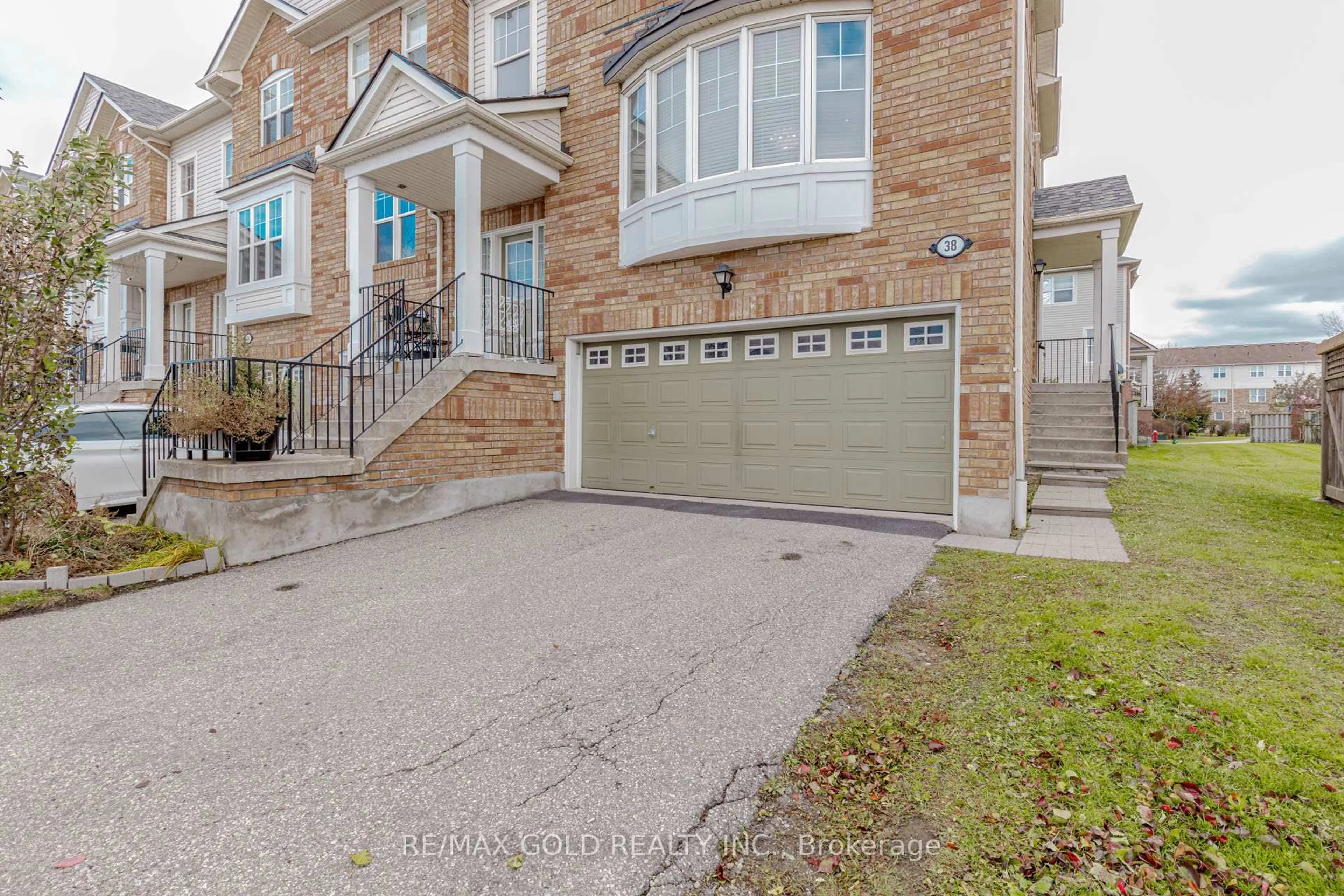 Unknown for 5980 Whitehorn Ave #38, Mississauga Ontario L5V 2Y3