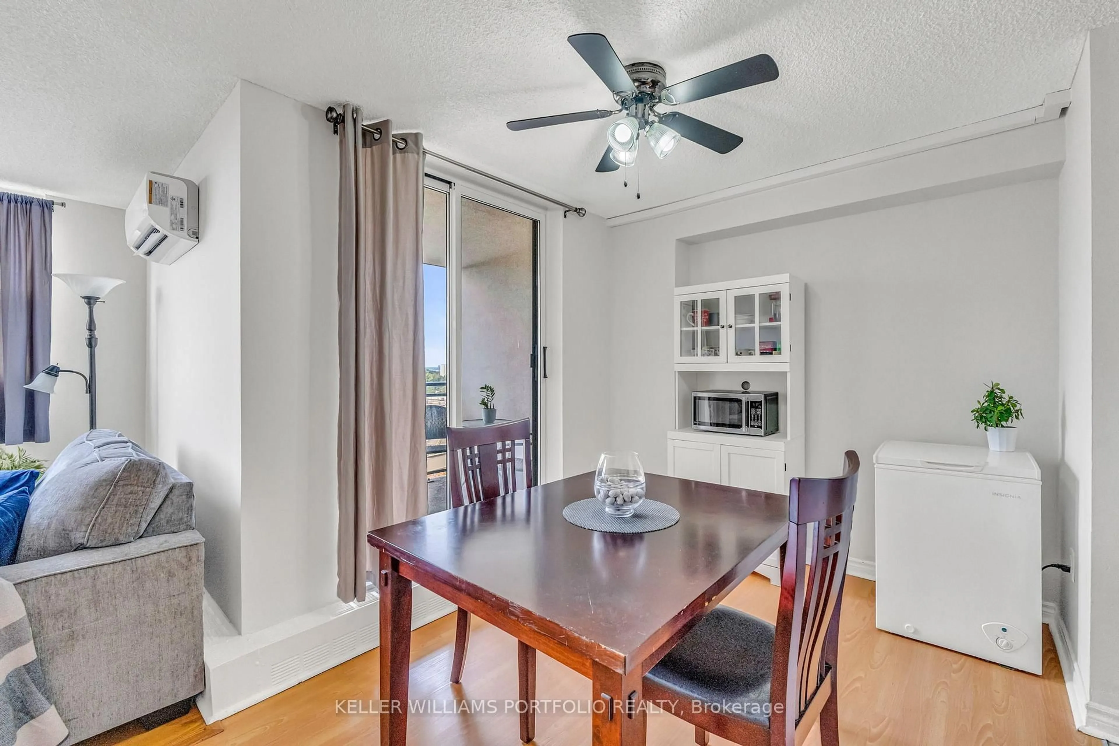 Dining room, unknown for 2900 Battleford Rd #901, Mississauga Ontario L5N 2V9