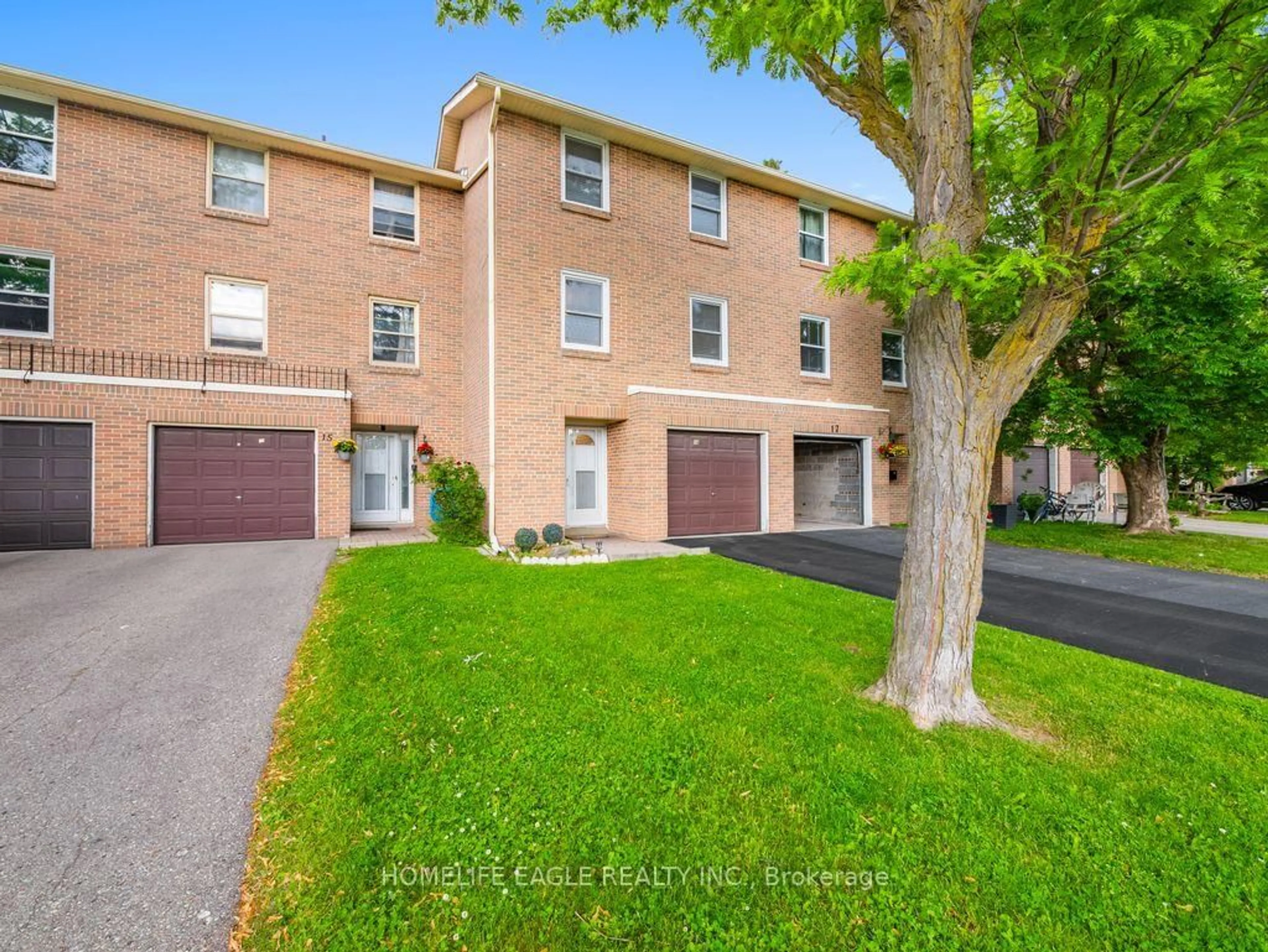 A pic from outside/outdoor area/front of a property/back of a property/a pic from drone, street for 7255 Dooley Dr #16, Mississauga Ontario L4T 2S7