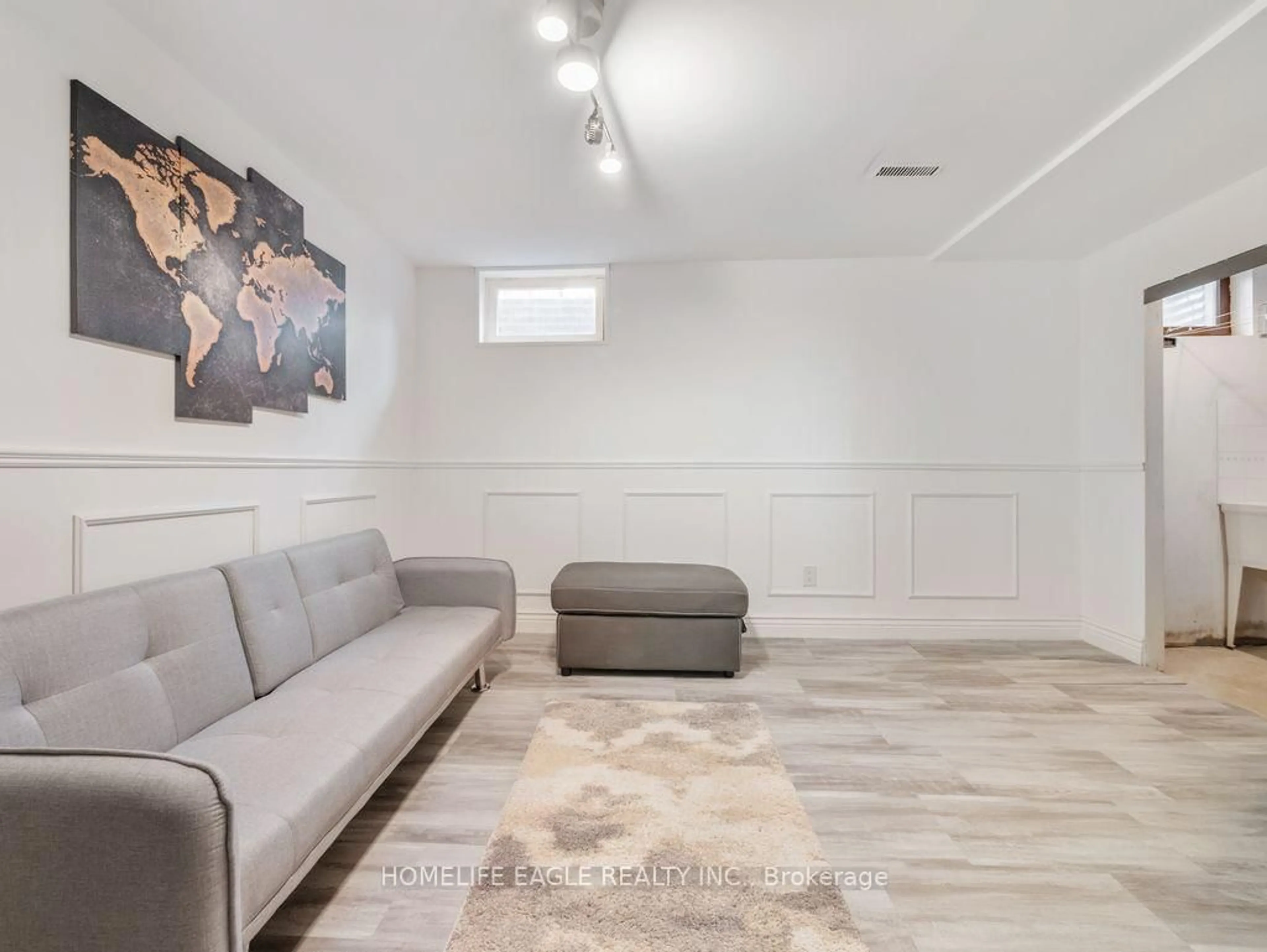 A pic of a room for 7255 Dooley Dr #16, Mississauga Ontario L4T 2S7