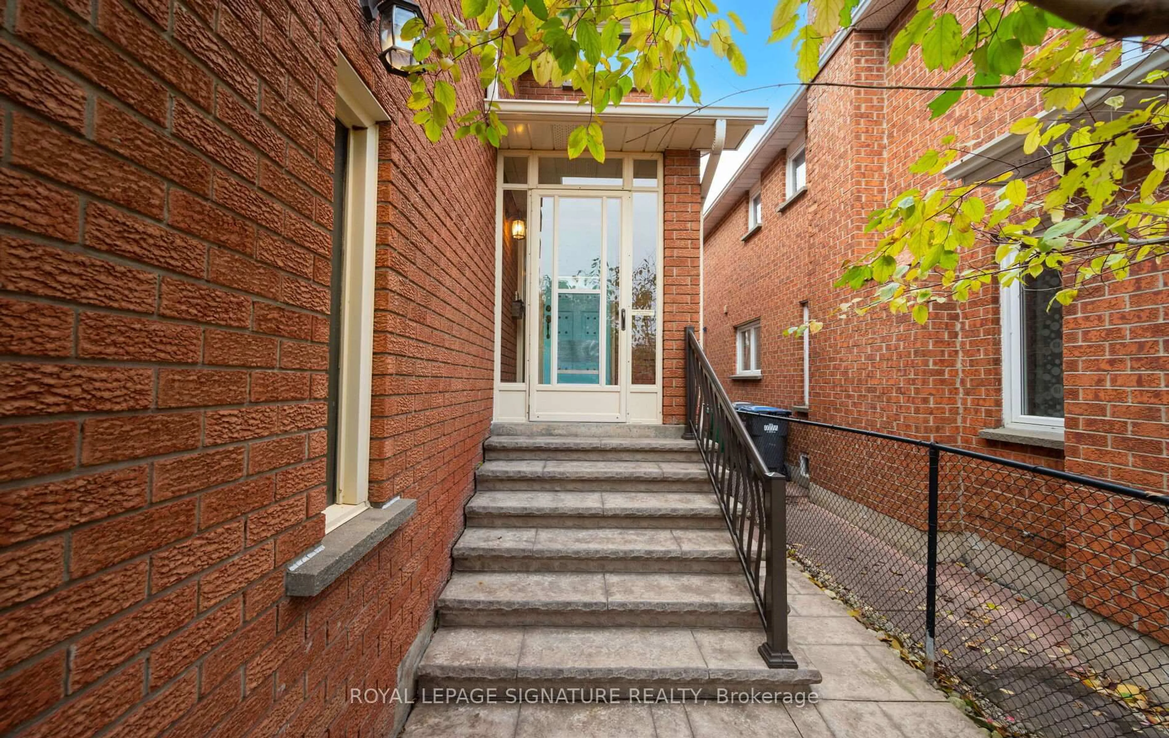 Unknown for 3509 Woodhurst Cres, Mississauga Ontario L5L 1N5