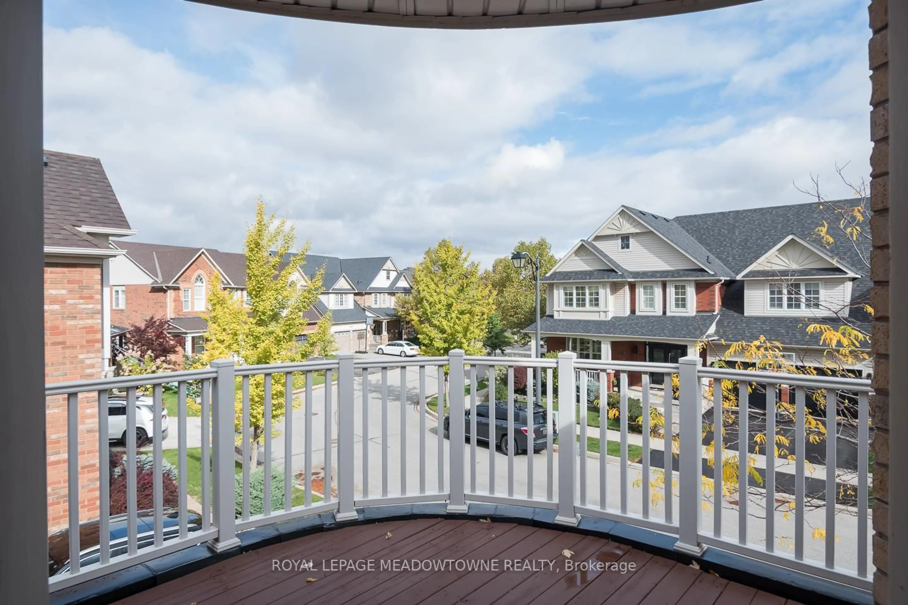 Patio, unknown for 720 Lingen Cres, Milton Ontario L9T 0E5