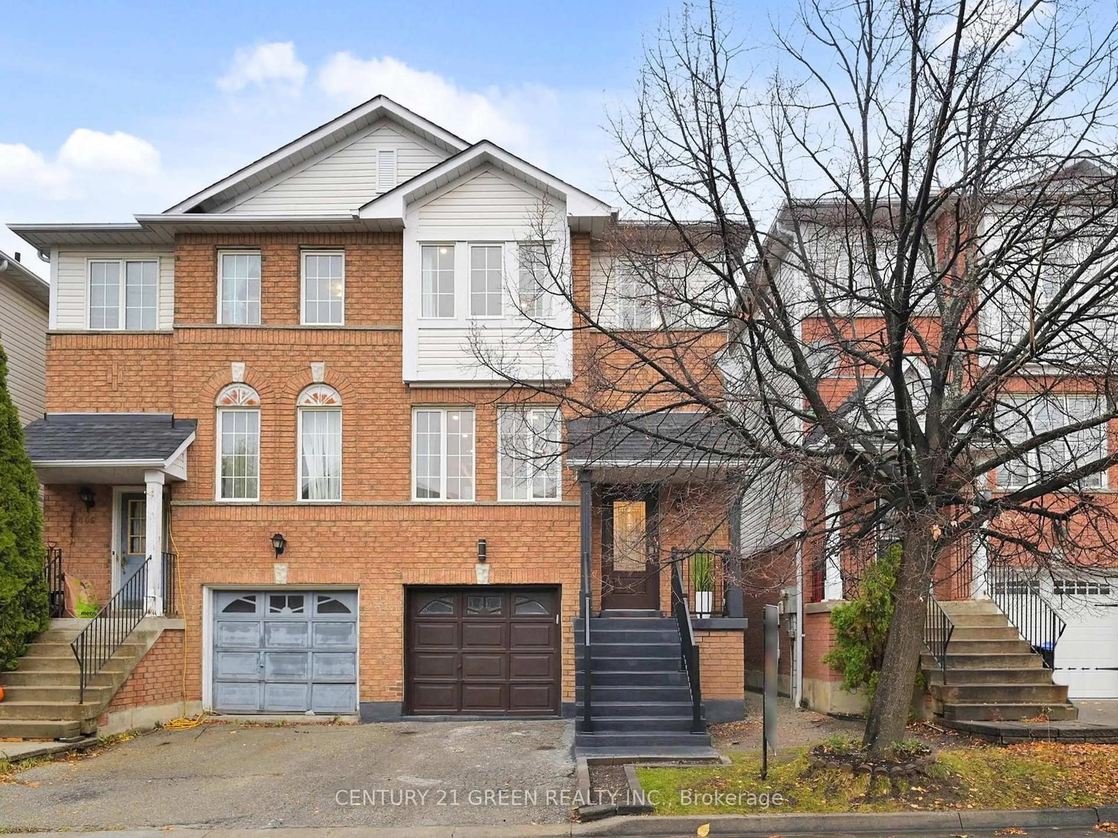 Home with brick exterior material, street for 1480 Britannia Rd #107, Mississauga Ontario L5V 2K4