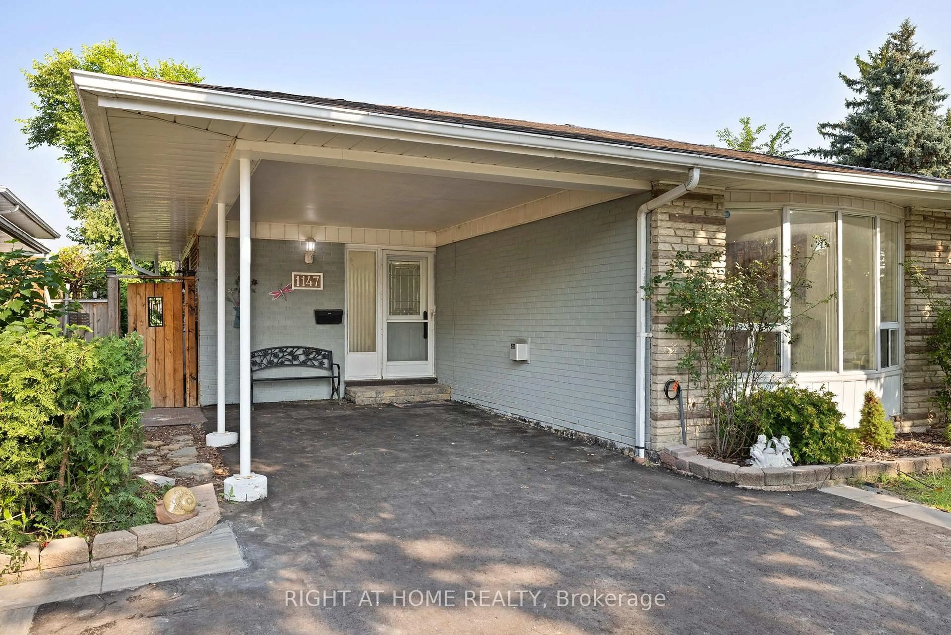 Unknown for 1147 Saturnia Cres, Mississauga Ontario L4Y 2M2