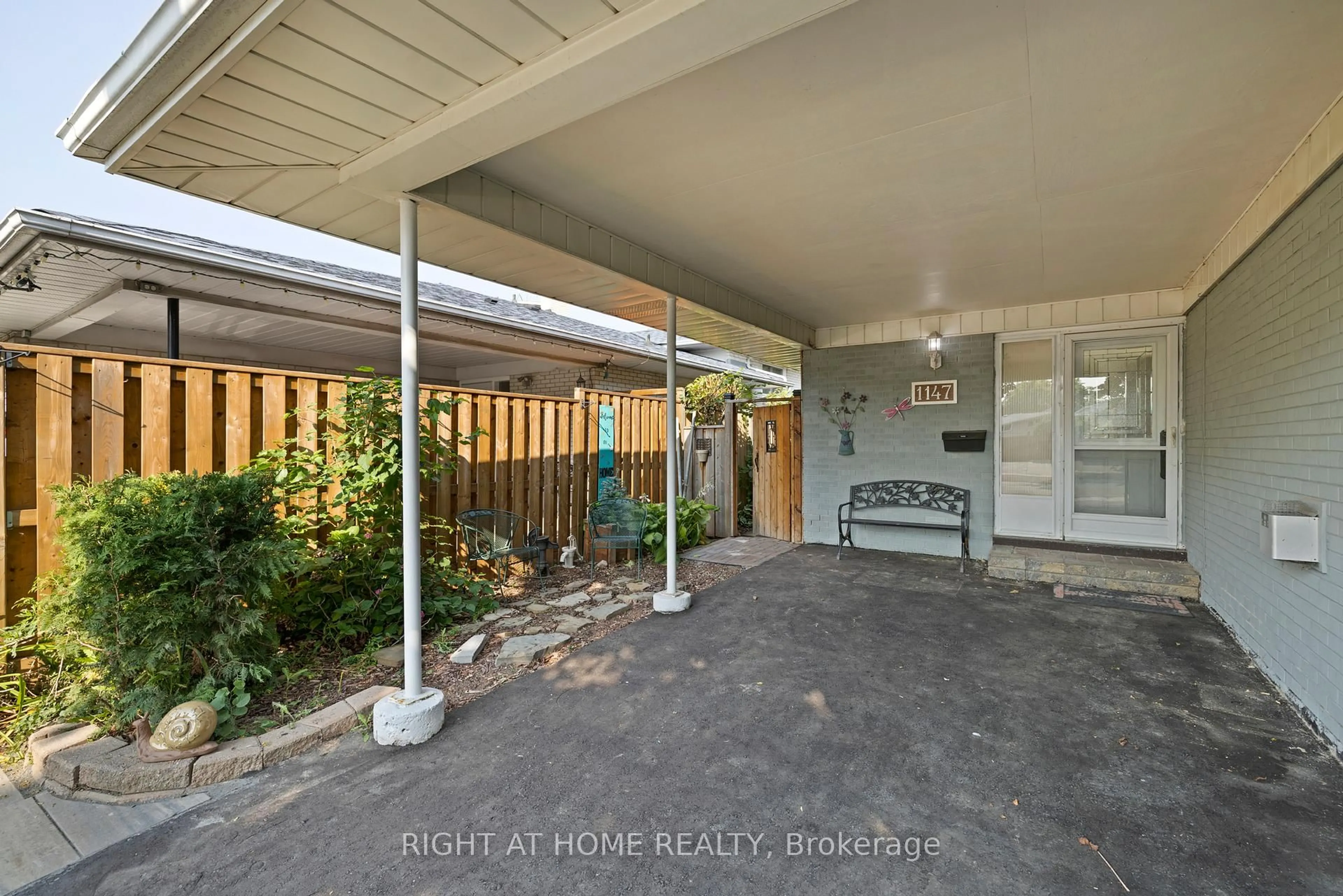 Unknown for 1147 Saturnia Cres, Mississauga Ontario L4Y 2M2