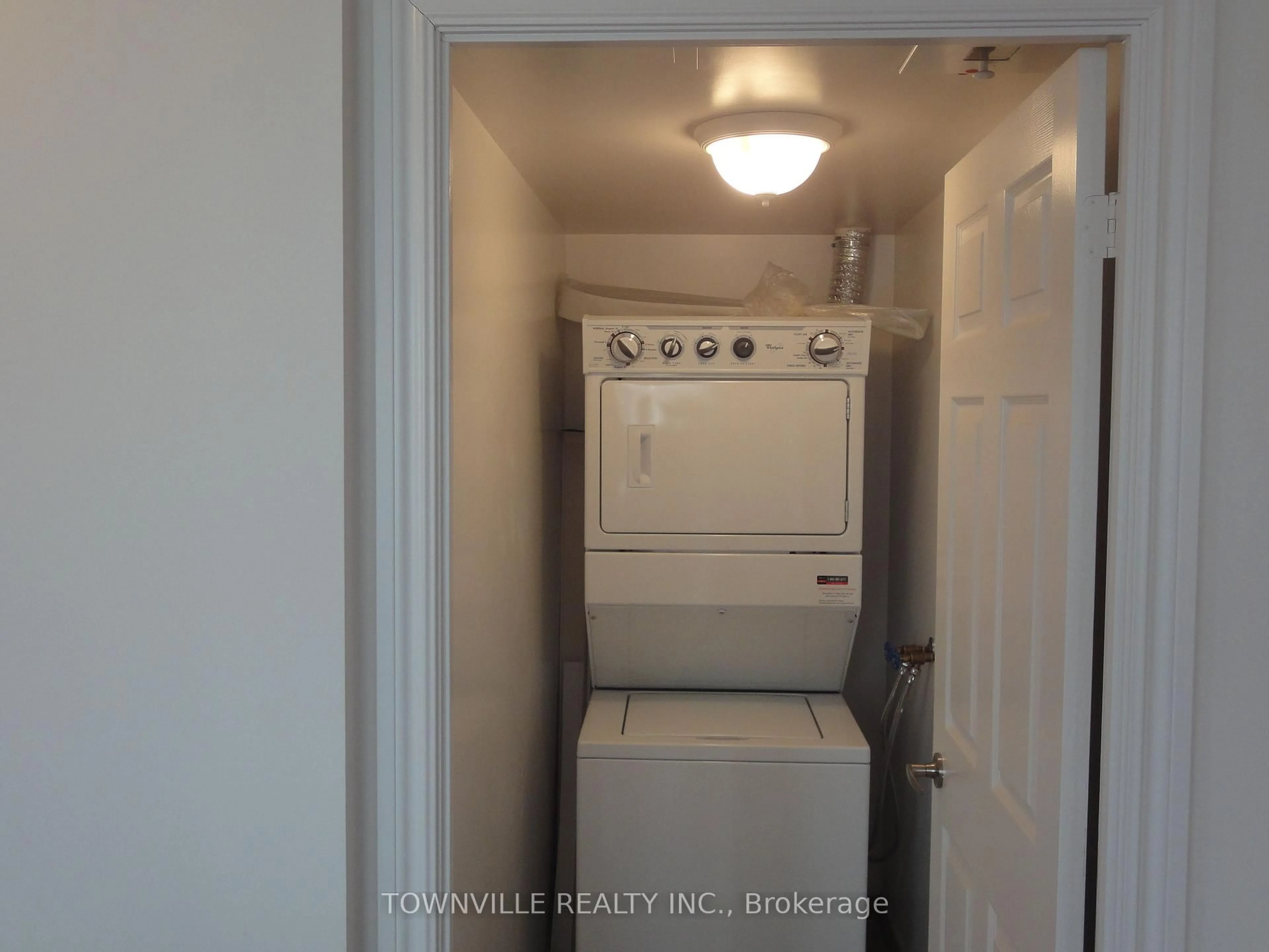 Laundry room for 310 Burnhamthorpe Rd #1912, Mississauga Ontario L5B 4P9