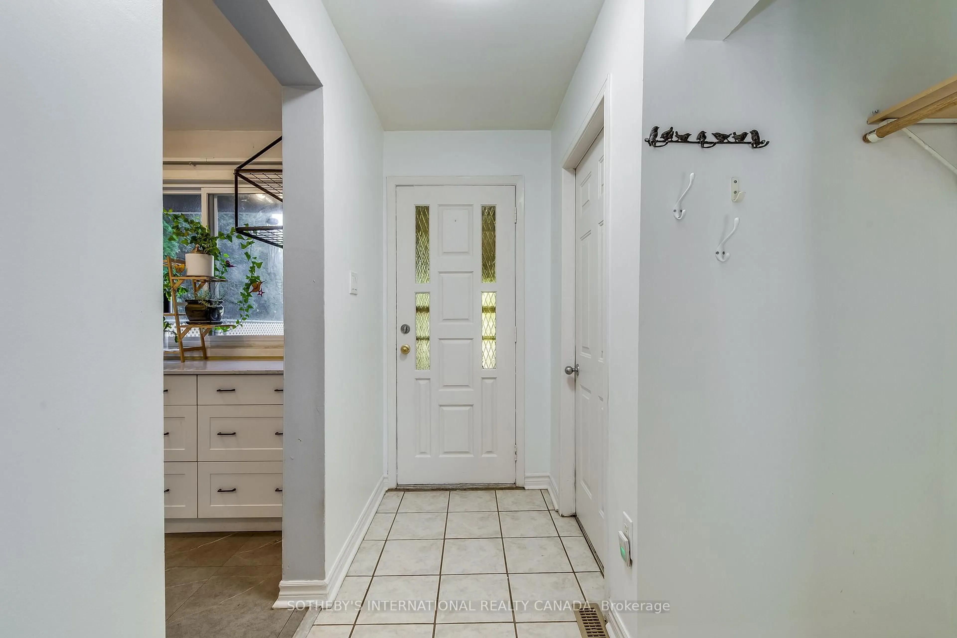 Indoor entryway for 88 Harridine Rd, Brampton Ontario L6X 2X2