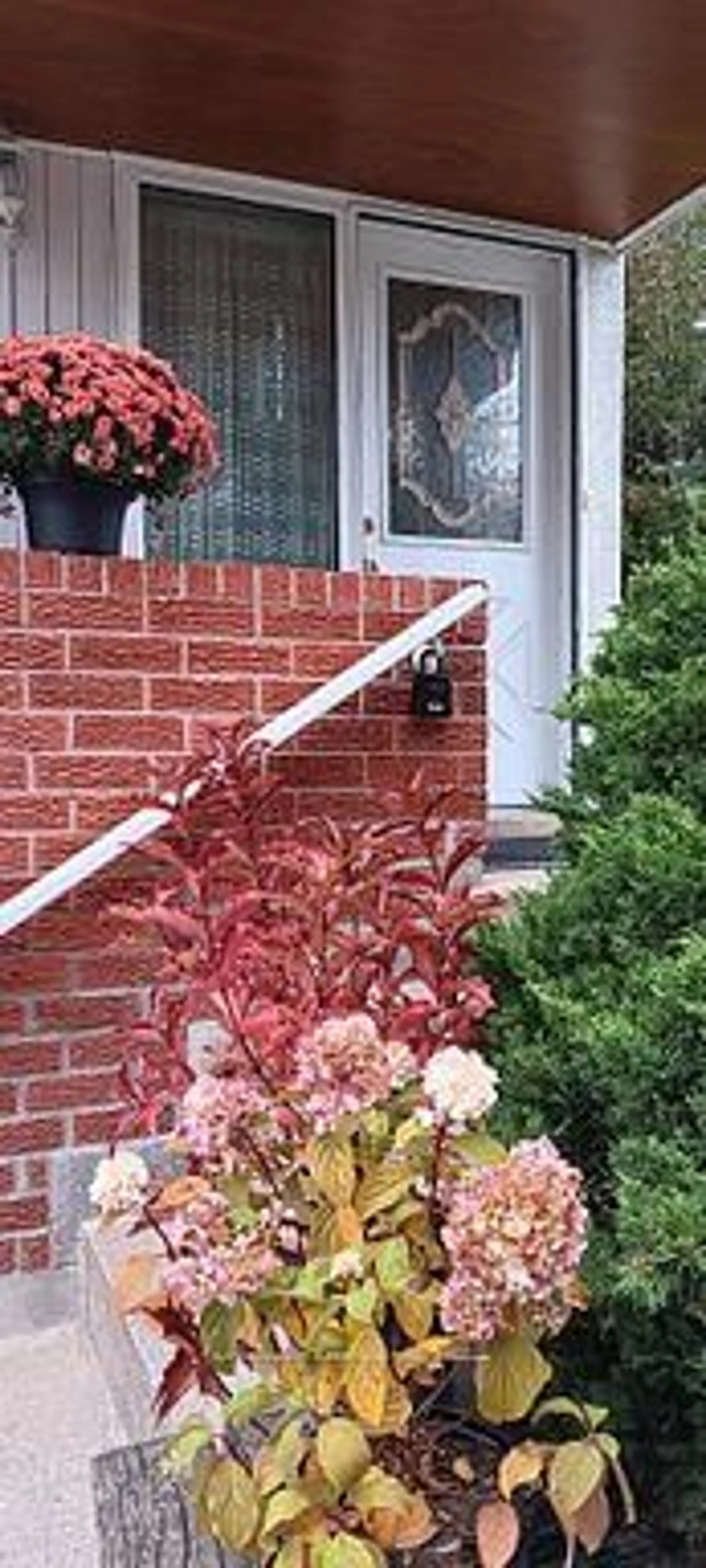 Home with brick exterior material, street for 2529 TRONDHEIM Cres, Mississauga Ontario L5N 1P3