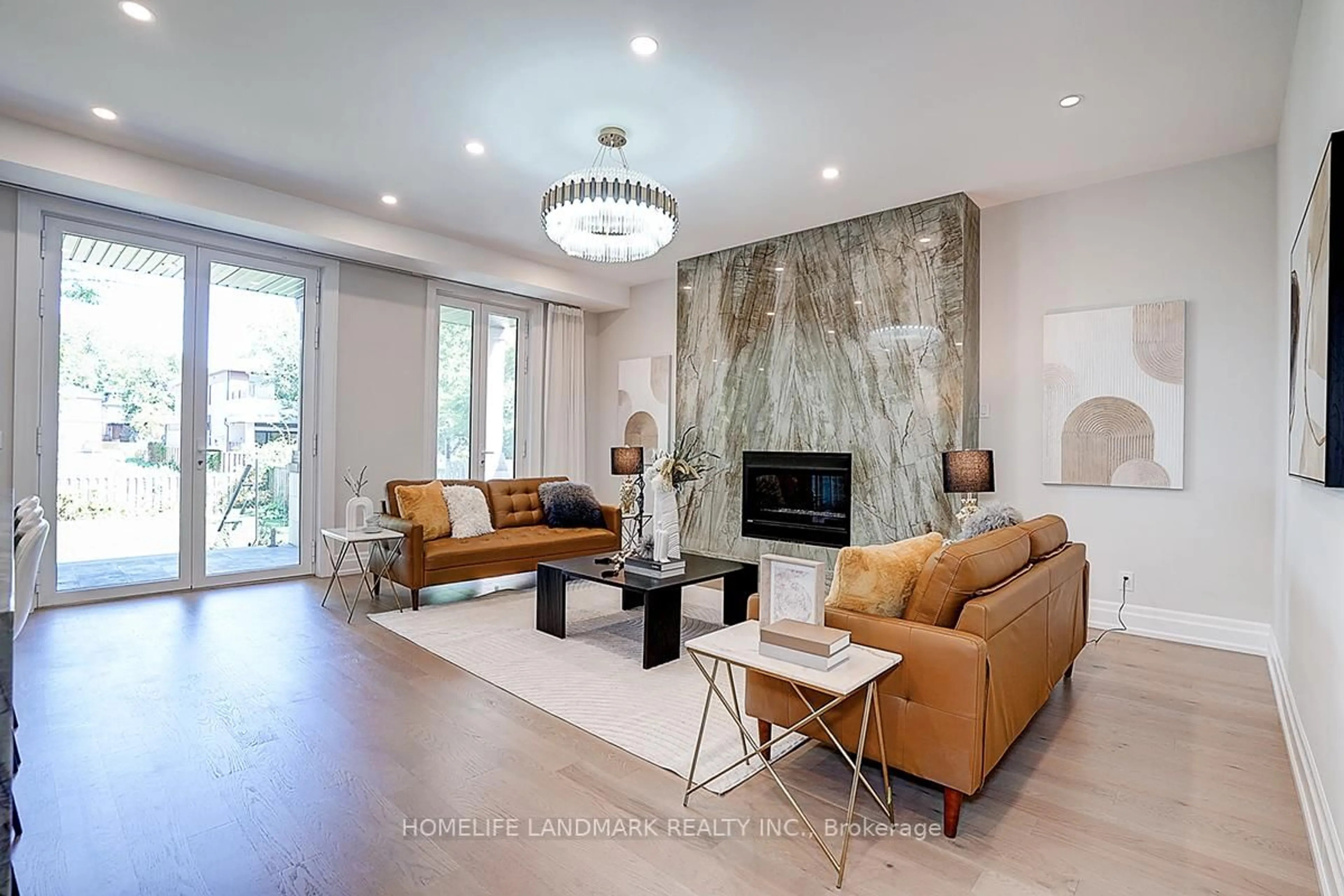 Living room with furniture, unknown for 937 Goodwin Rd, Mississauga Ontario L5G 4J9