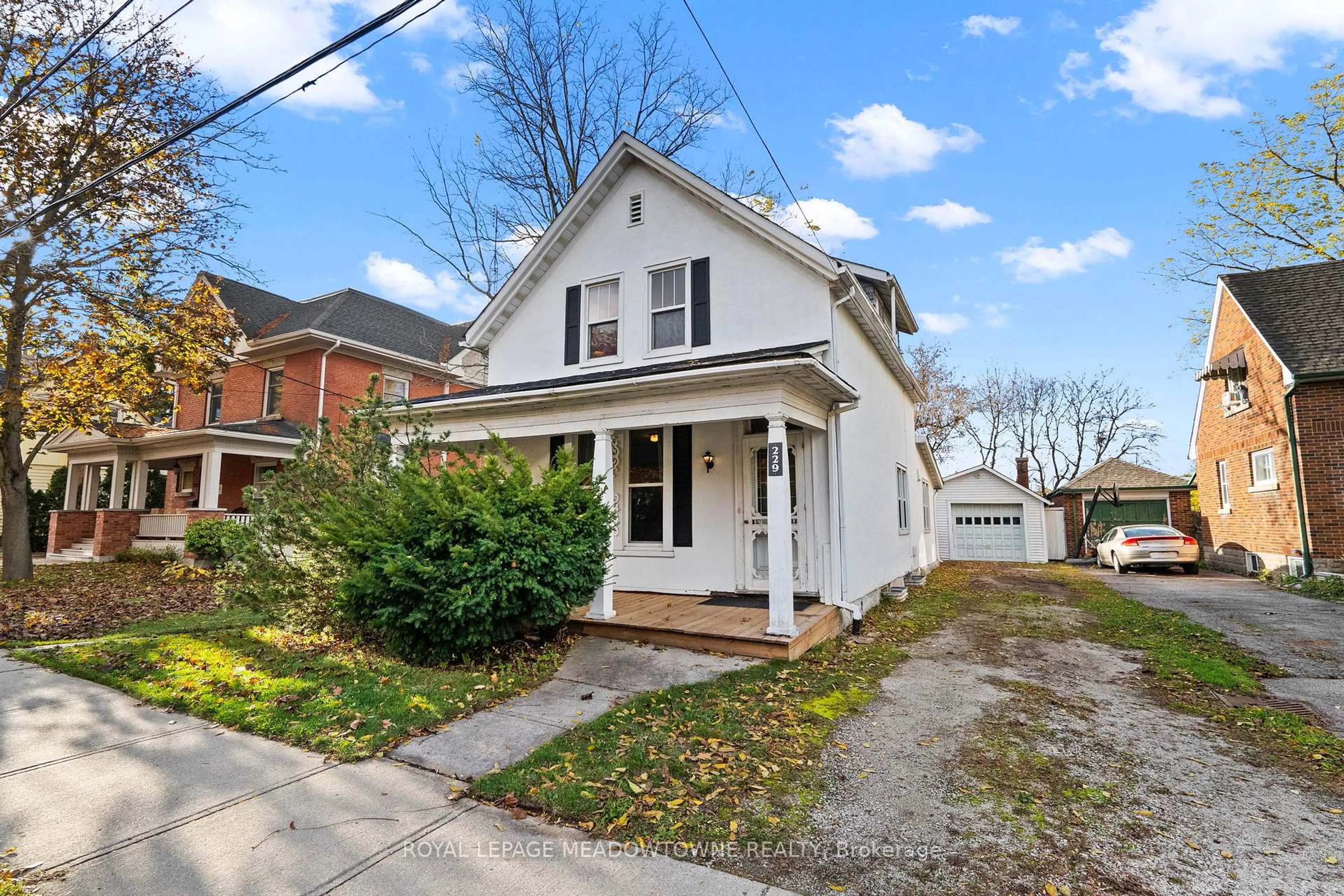 Unknown for 229 Queen St, Milton Ontario L9T 1K3