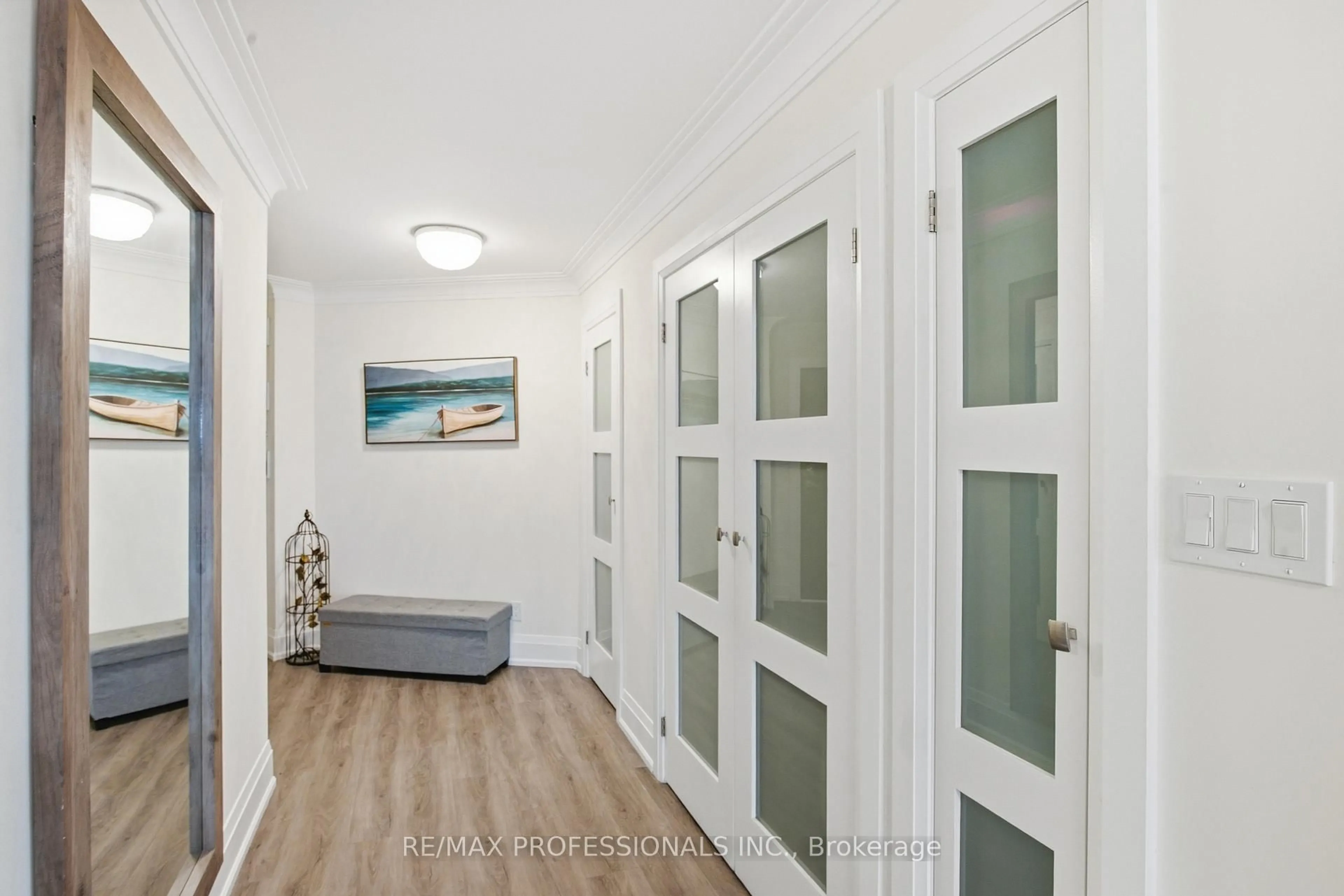 Indoor entryway for 2000 Islington Ave #1410, Toronto Ontario M9P 3S7