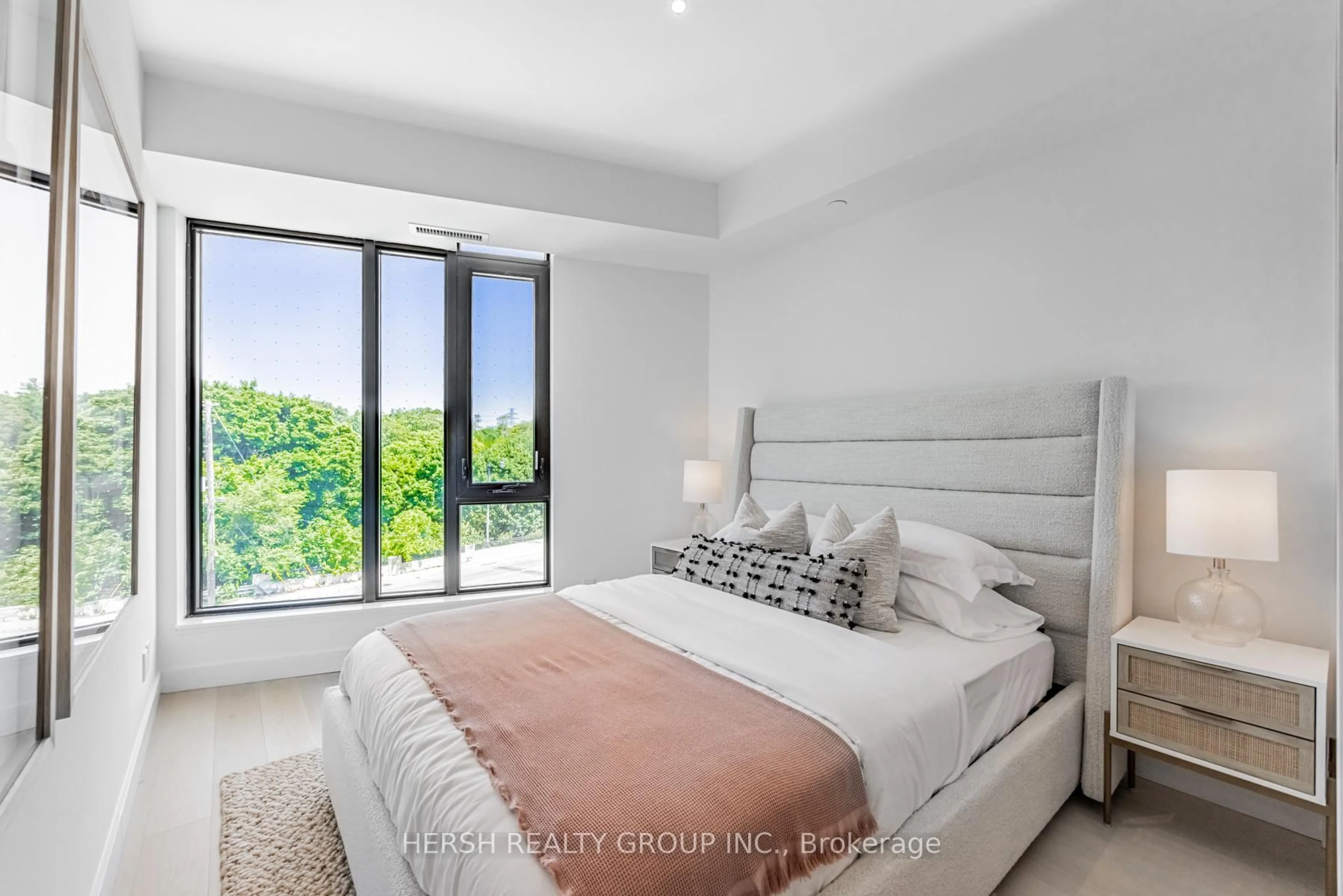 Bedroom with bed, unknown for 160 Kingsway Cres #707, Toronto Ontario M8X 2S4