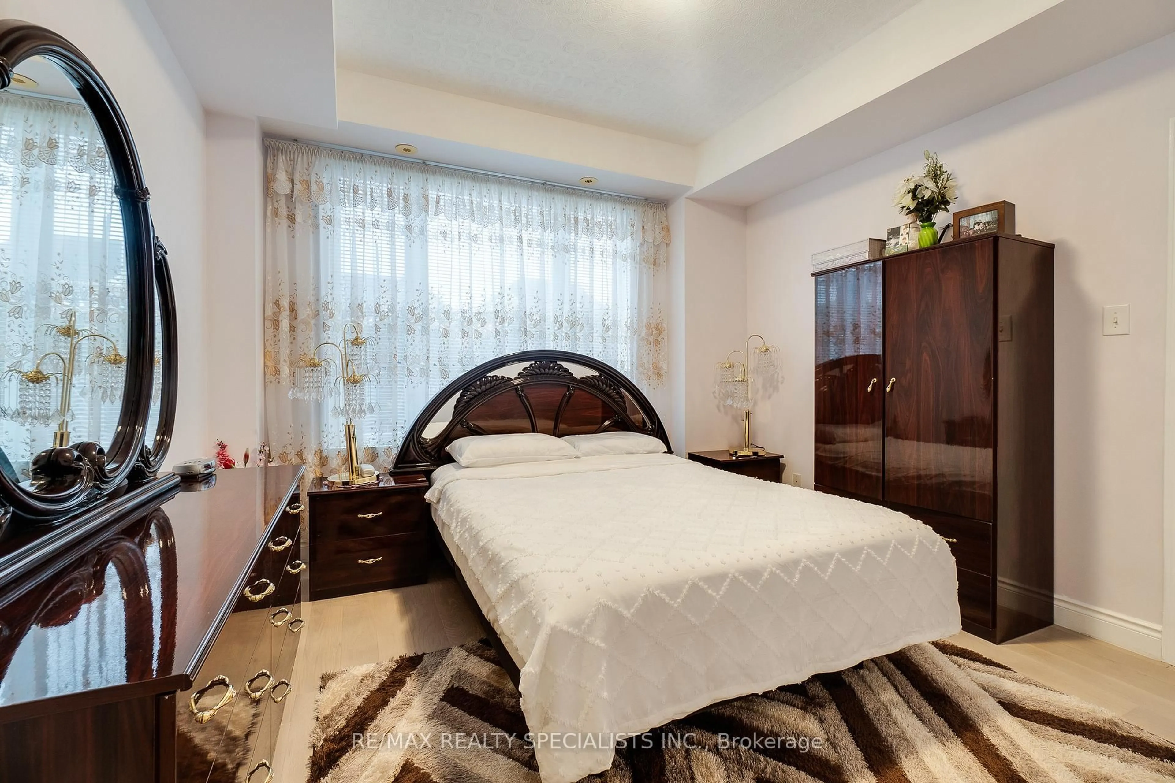 Bedroom with bed, unknown for 4985 Southampton Dr #44, Mississauga Ontario L5M 8C6