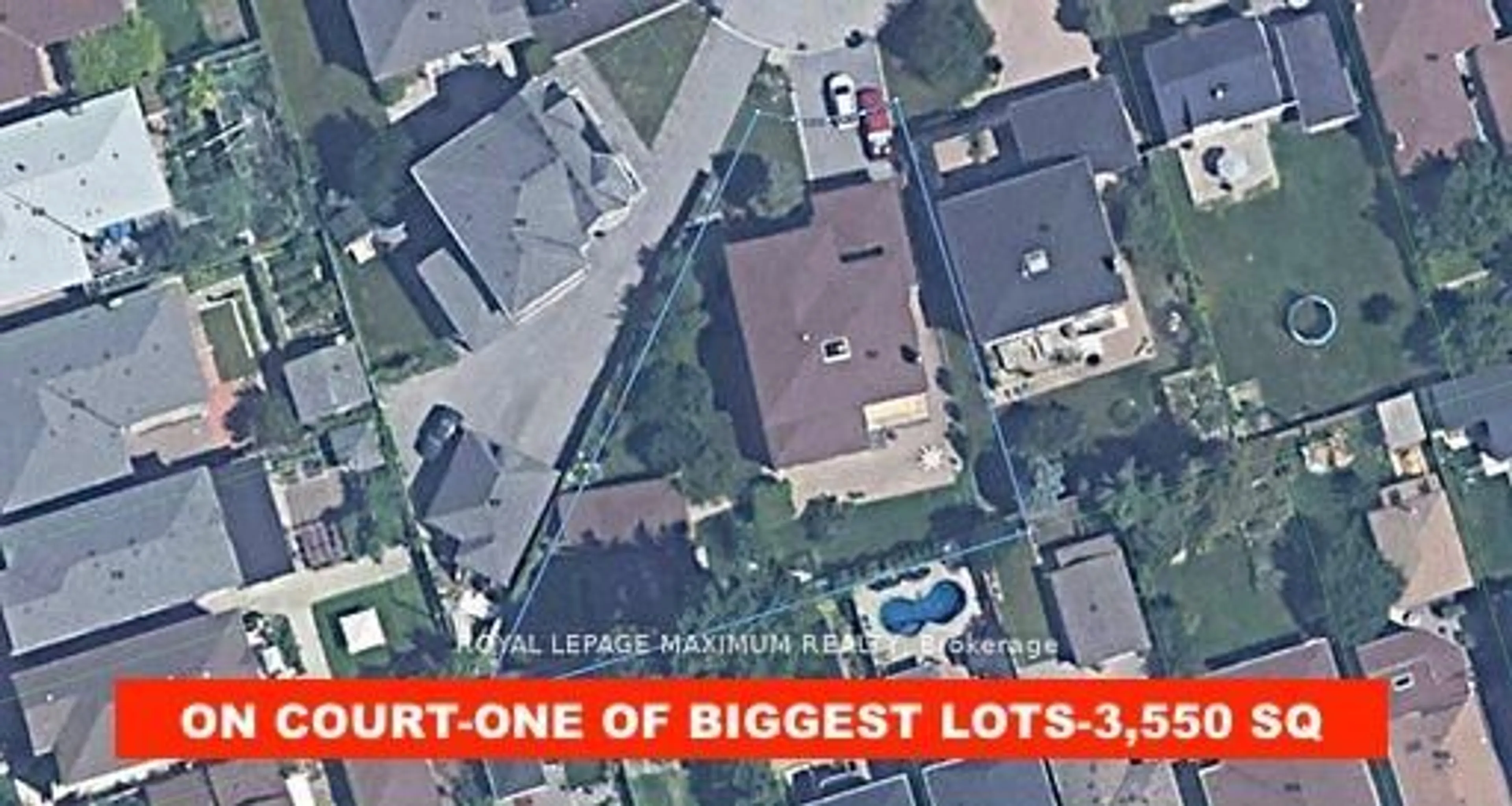 A pic from outside/outdoor area/front of a property/back of a property/a pic from drone, street for 119 Glen Long Ave, Toronto Ontario M6B 2M4