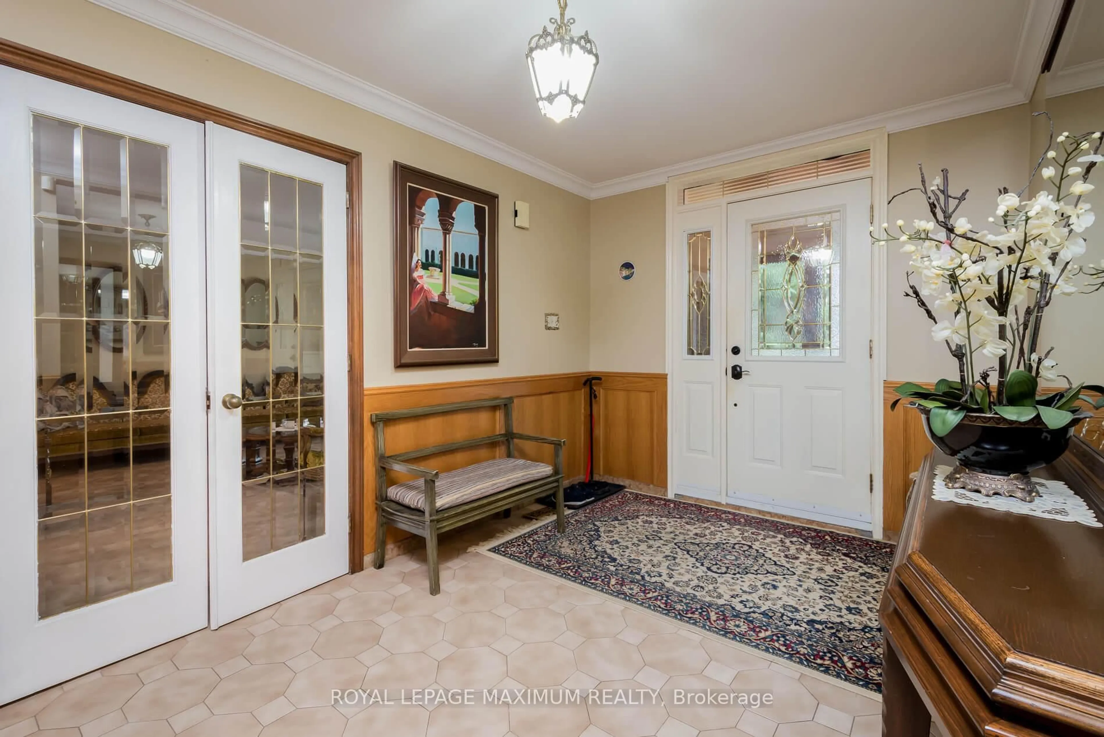 Indoor entryway for 119 Glen Long Ave, Toronto Ontario M6B 2M4