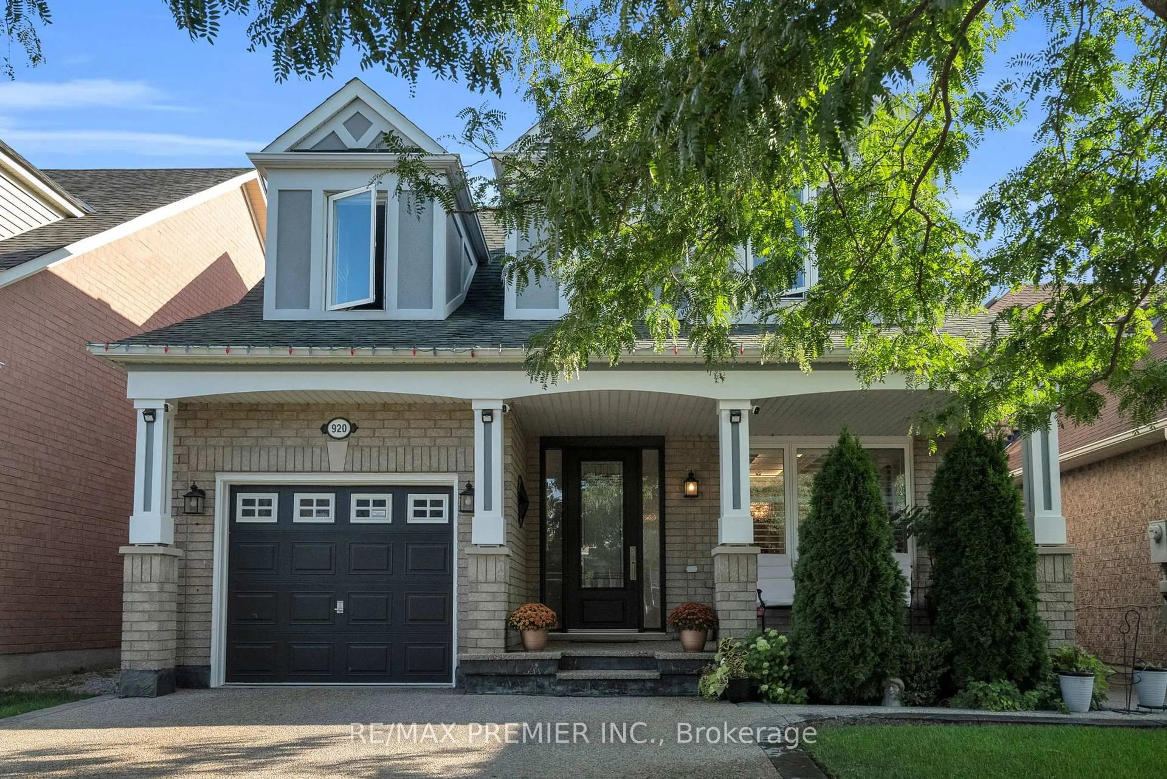 Home with brick exterior material, street for 920 McDuffe Cres, Milton Ontario L9T 6M8