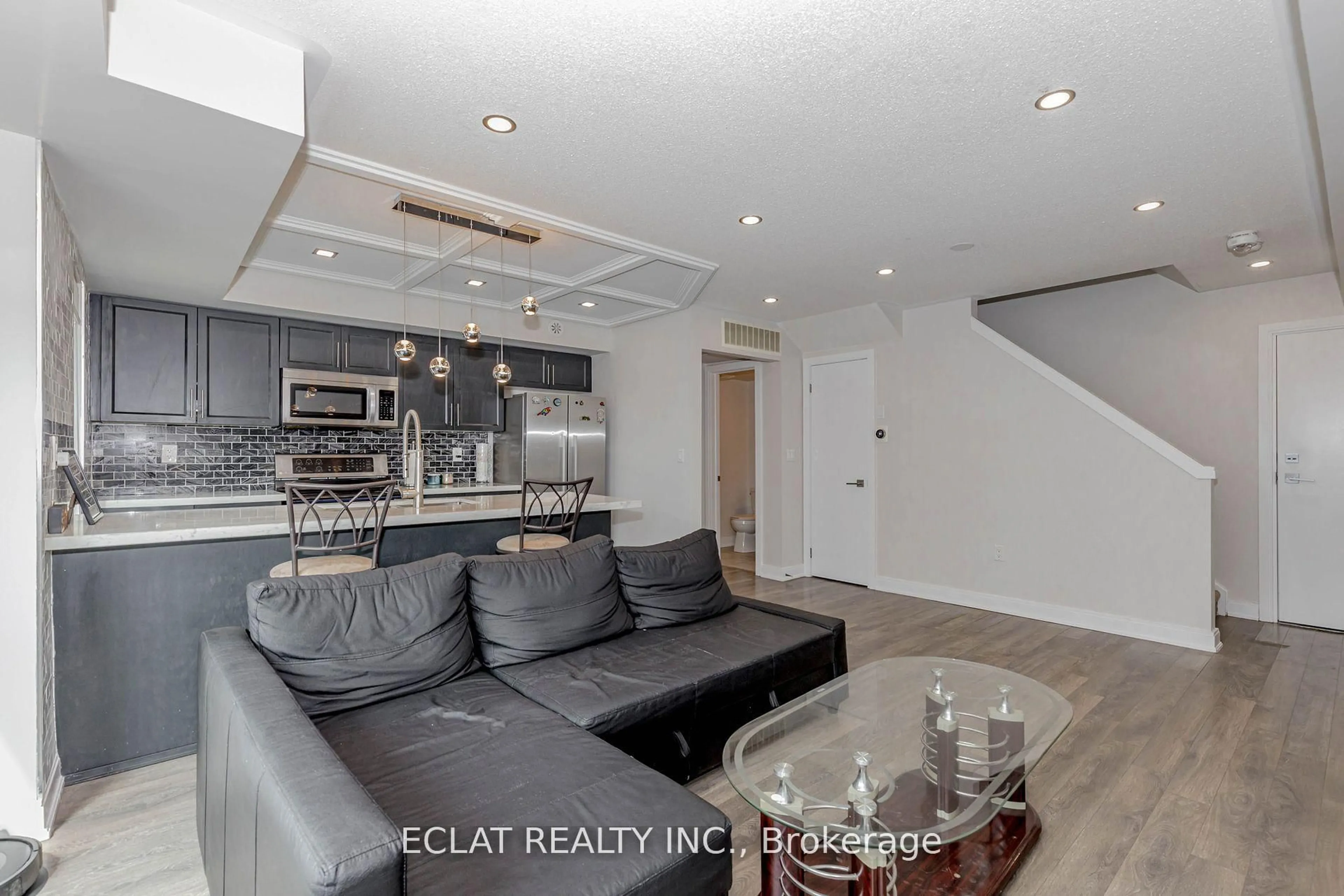 Unknown for 100 Dufay Rd #100, Brampton Ontario L7A 4S3