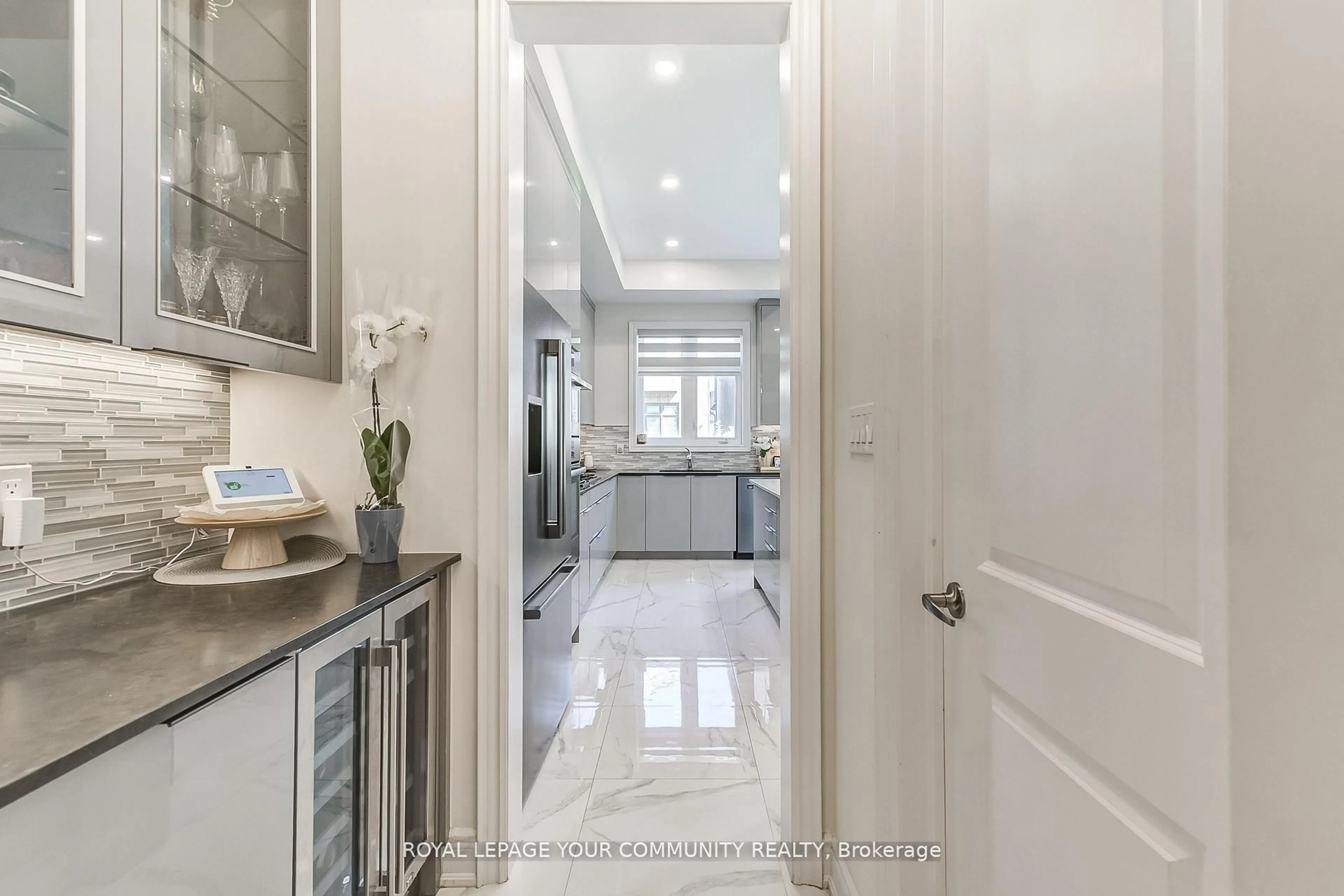 Unknown for 30 Marvin Ave, Oakville Ontario L6H 0Z8