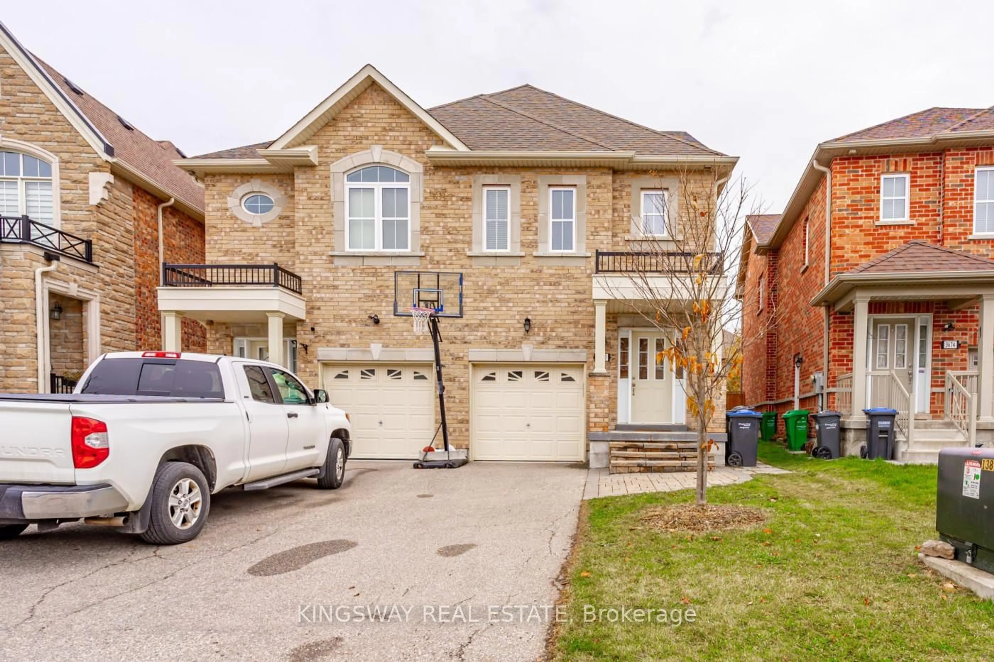 Home with brick exterior material, street for 3670 Banff Crt, Mississauga Ontario L5N 7A2