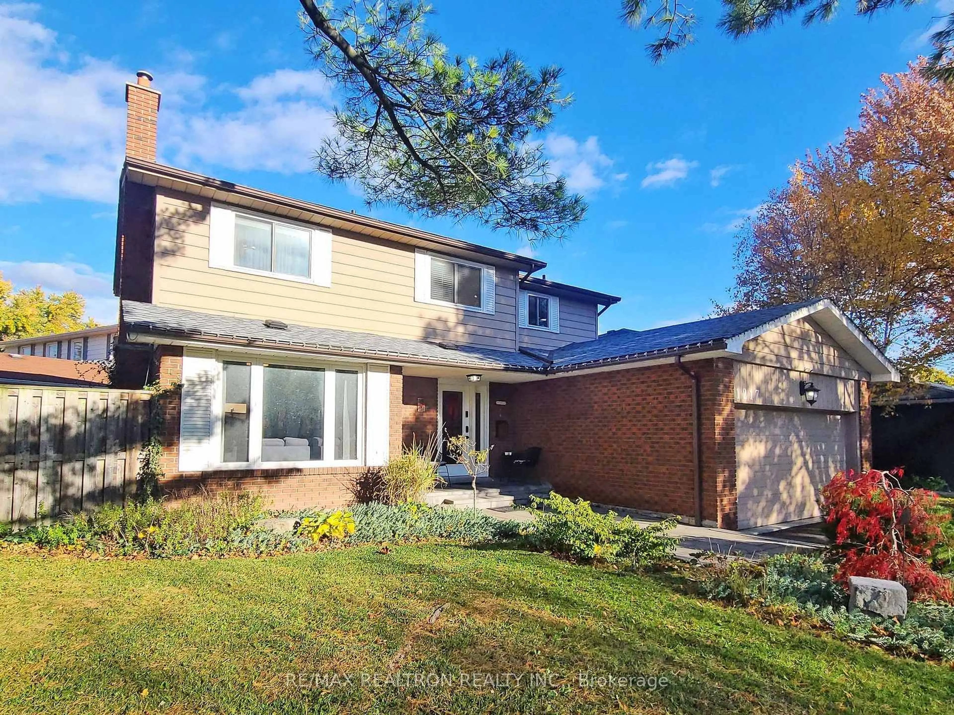 Home with brick exterior material, street for 1217 Lambeth Rd, Oakville Ontario L6H 2E1