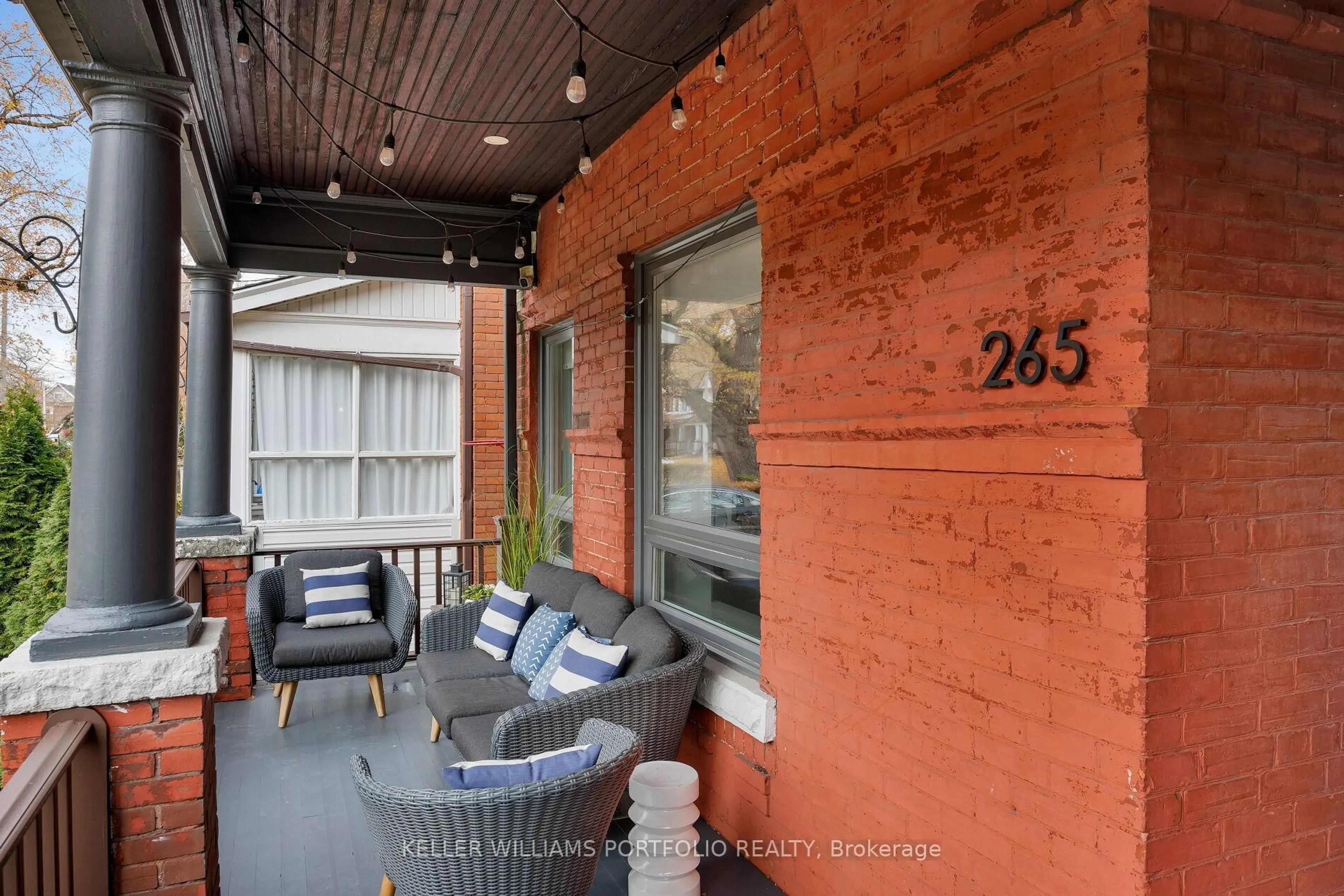 Patio, street for 265 Evelyn Ave, Toronto Ontario M6P 2Z8